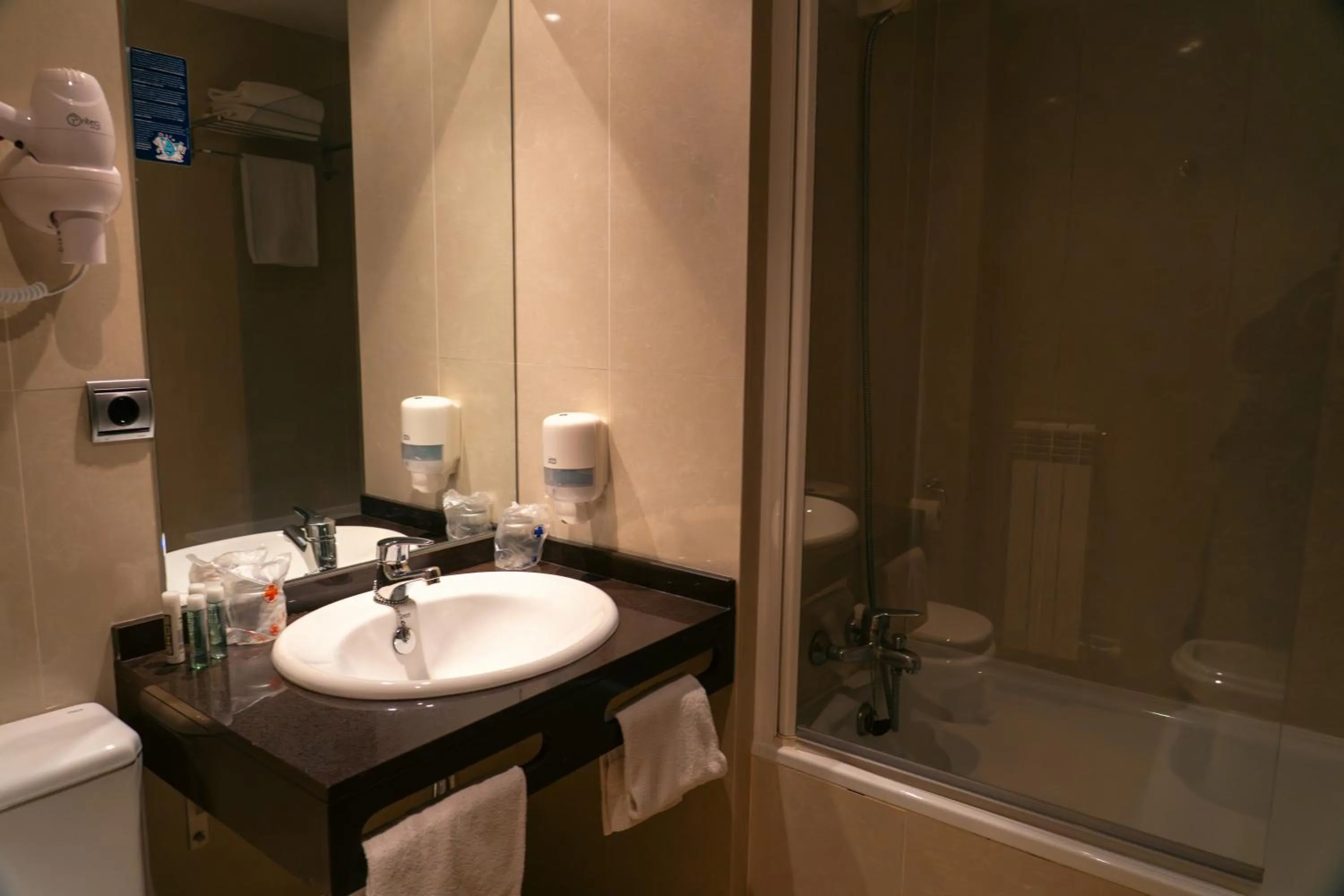 Bathroom in SNÖ Hotel Ciudad de Sabiñánigo