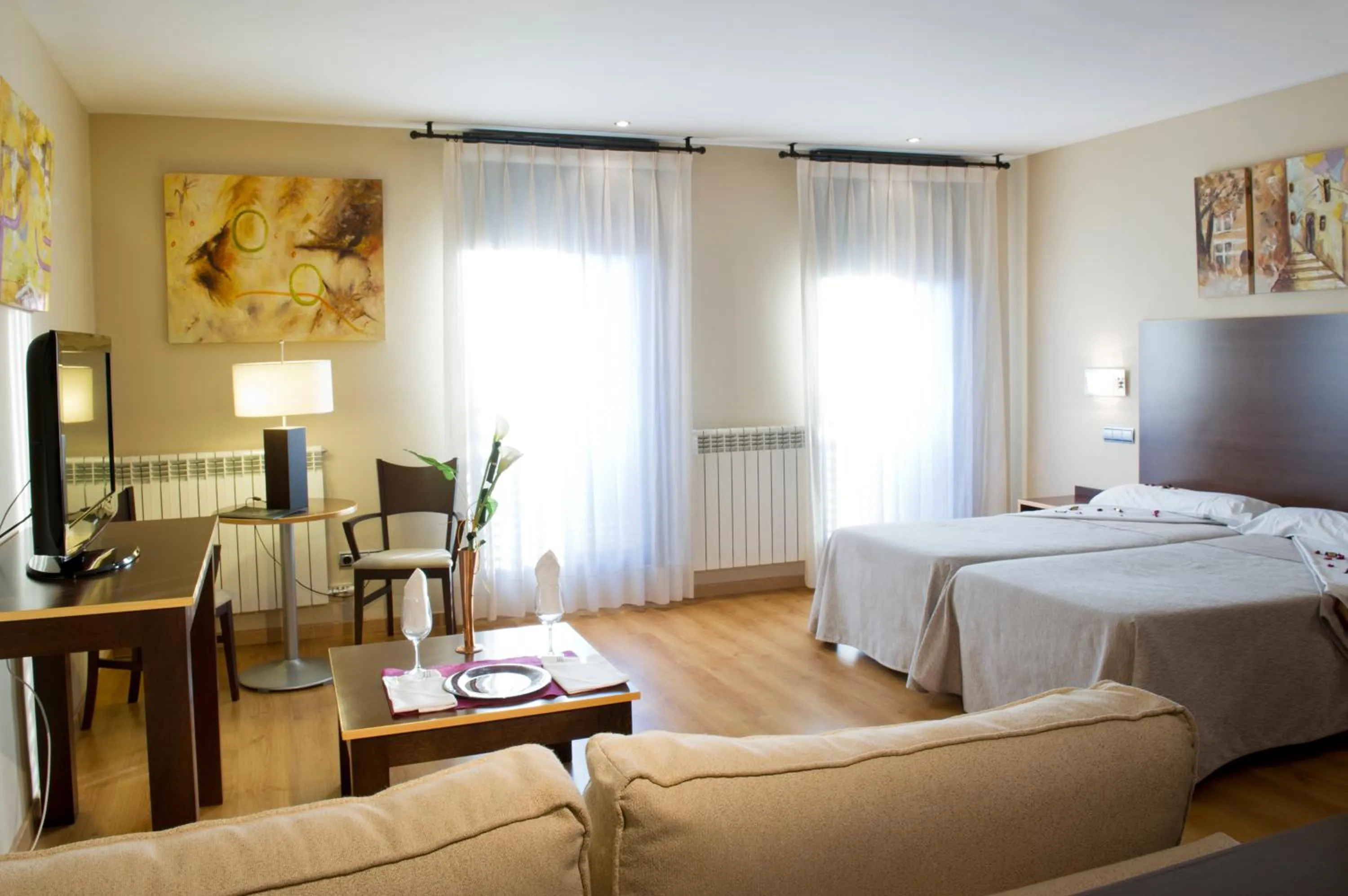 Photo of the whole room, Bed in SNÖ Hotel Ciudad de Sabiñánigo