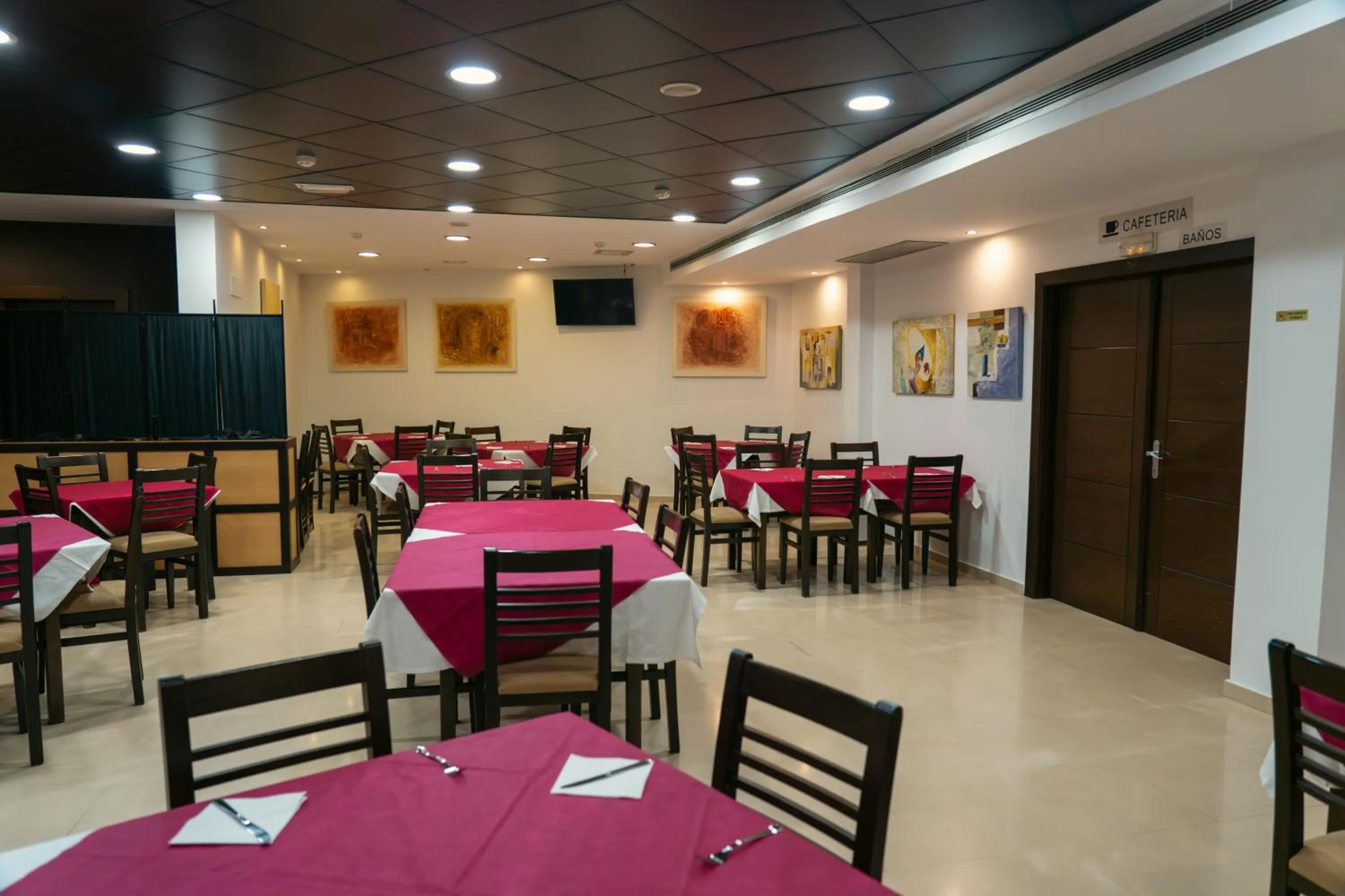 Restaurant/places to eat in SNÖ Hotel Ciudad de Sabiñánigo