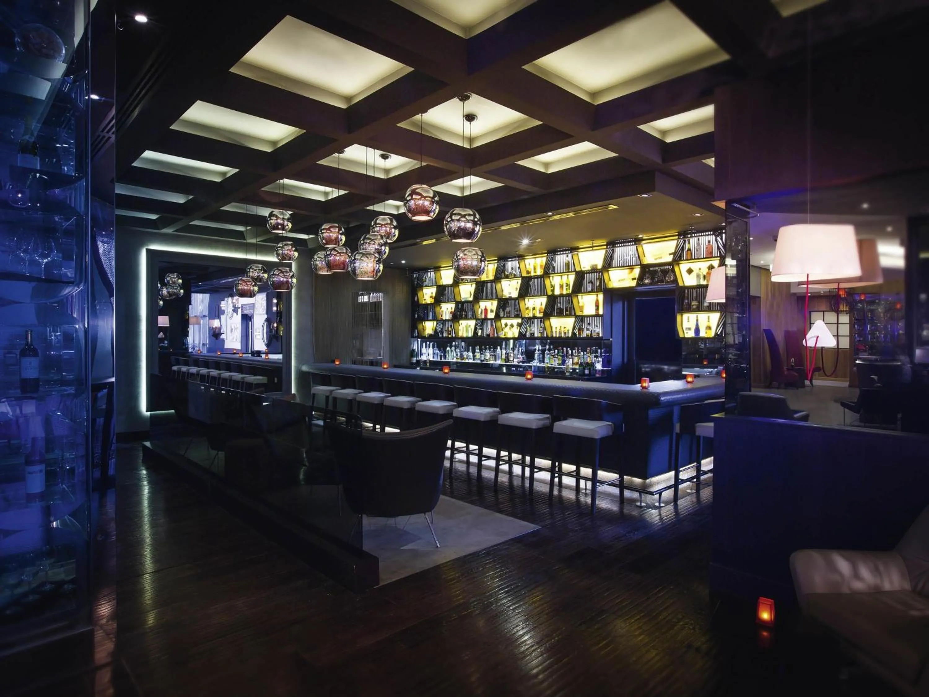 Restaurant/places to eat in Mövenpick Hotel Jumeirah Beach