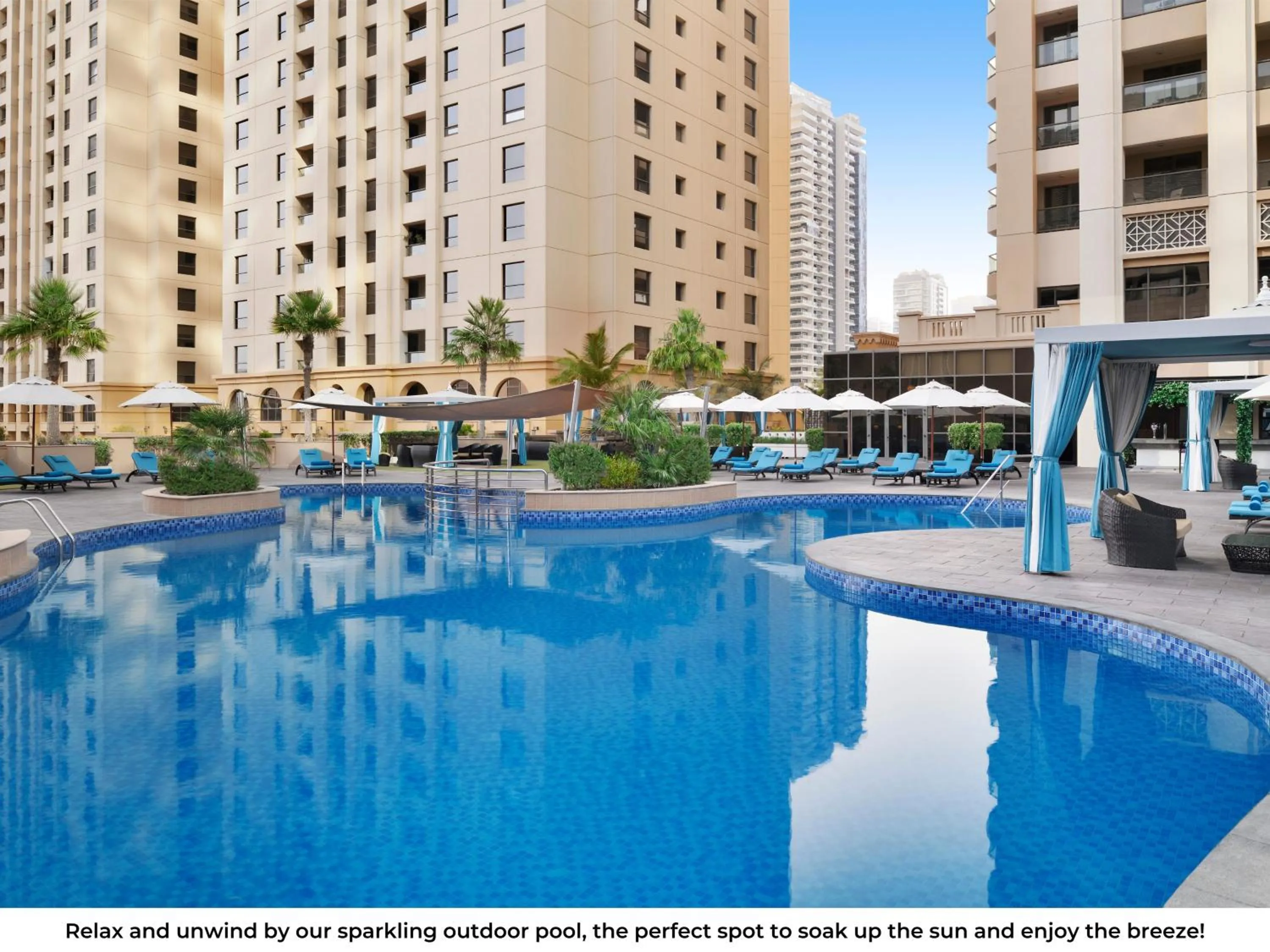 Swimming pool in Mövenpick Hotel Jumeirah Beach