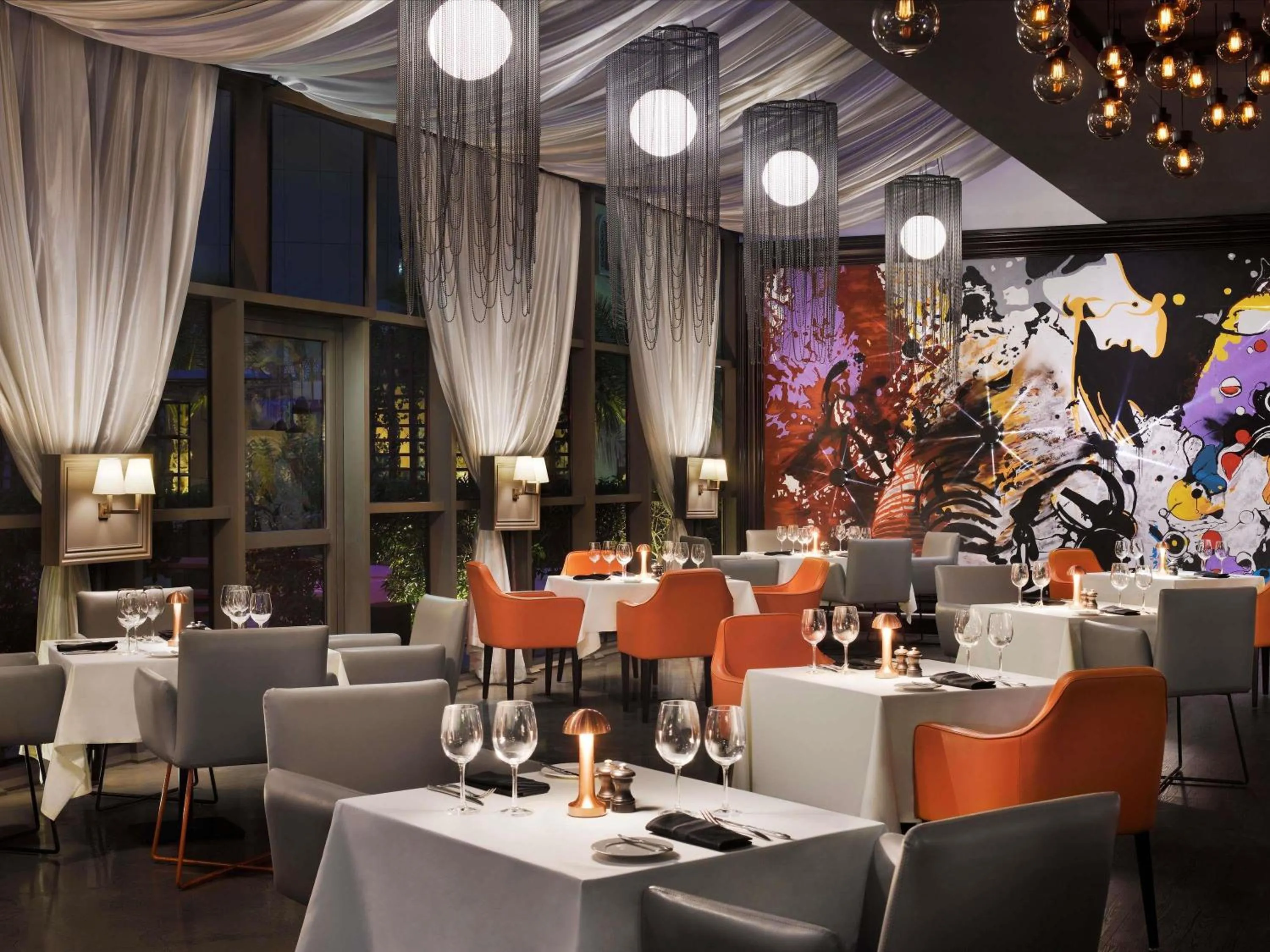 Restaurant/places to eat in Mövenpick Hotel Jumeirah Beach