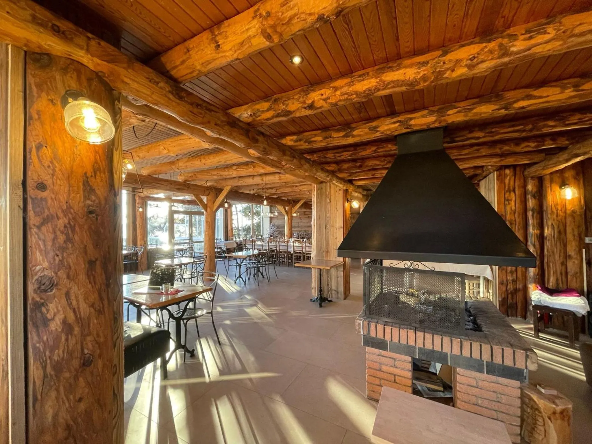 Restaurant/places to eat in Hotel des Pyrénées