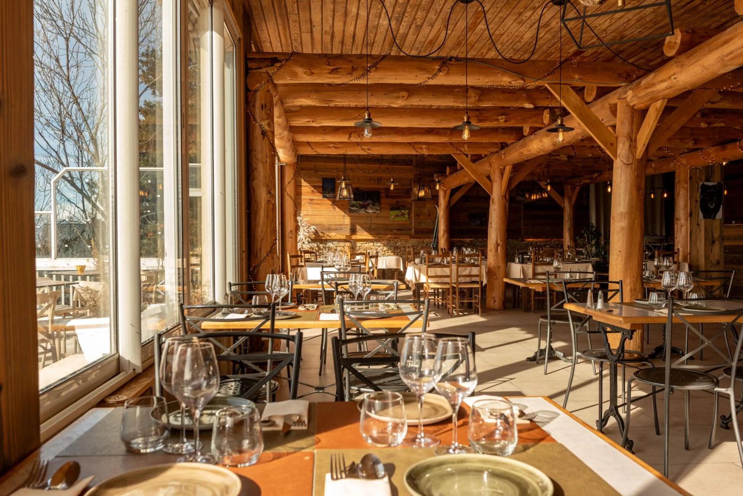 Restaurant/places to eat in Hotel des Pyrénées