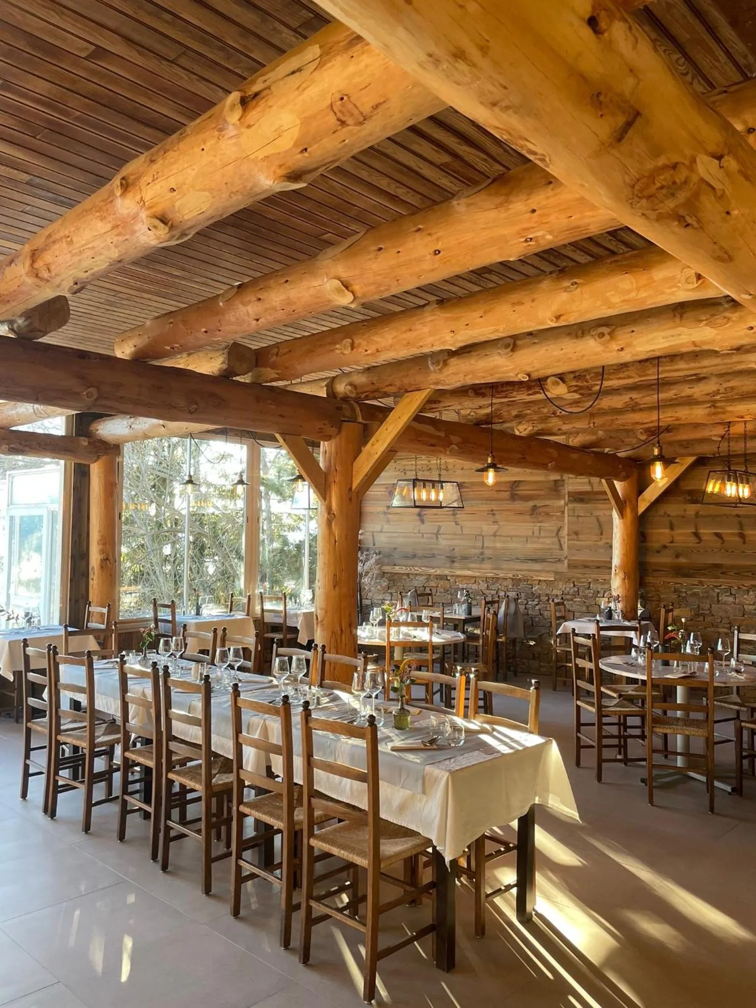 Restaurant/places to eat in Hotel des Pyrénées