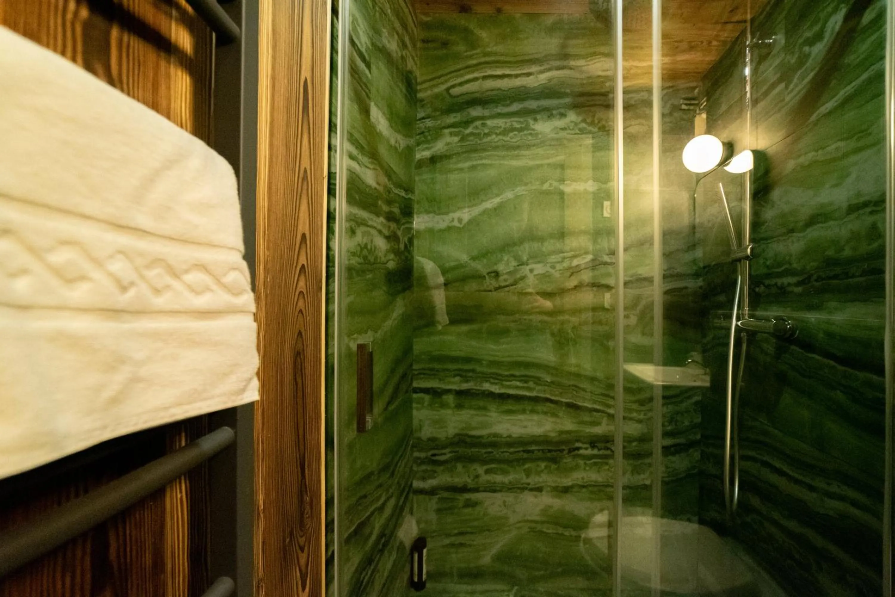 Bathroom in Hotel des Pyrénées