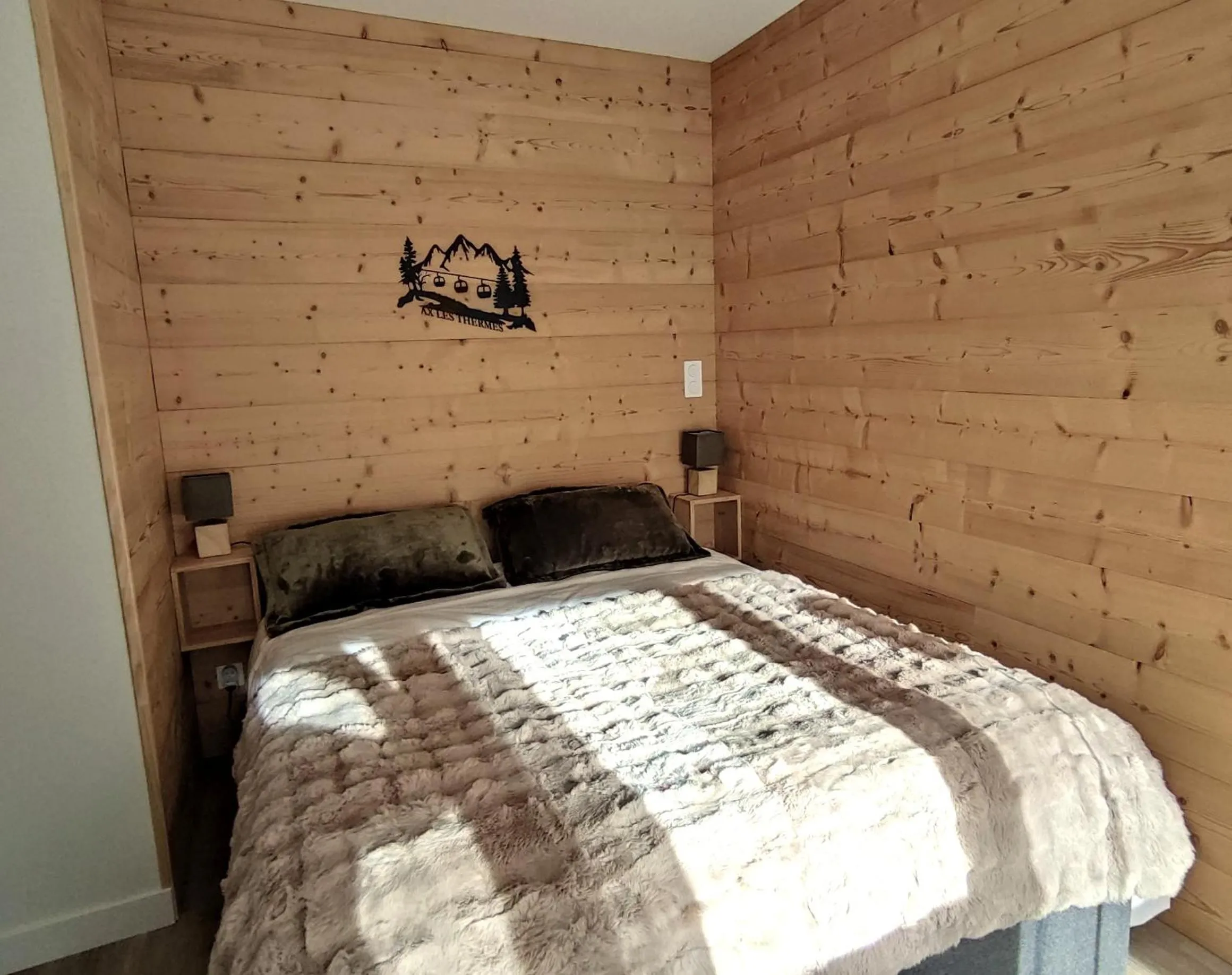 Bed in Hôtel Le Chalet