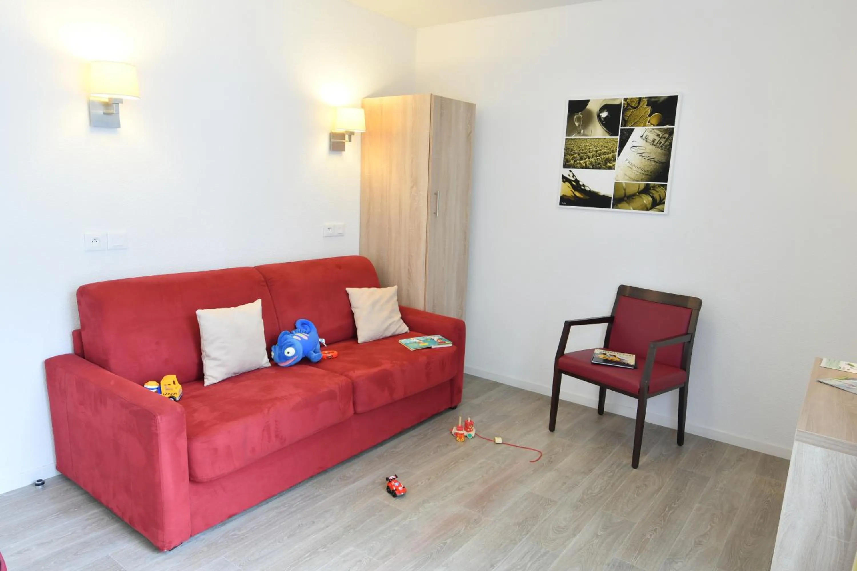 Seating area in Appart-Hôtel Mer & Golf City Bordeaux Bassins à flot