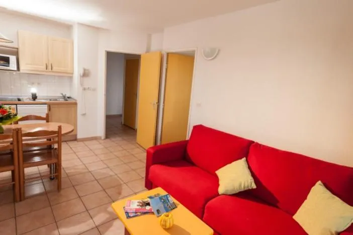 Kitchen or kitchenette in Résidence Mer & Golf Port Argelès