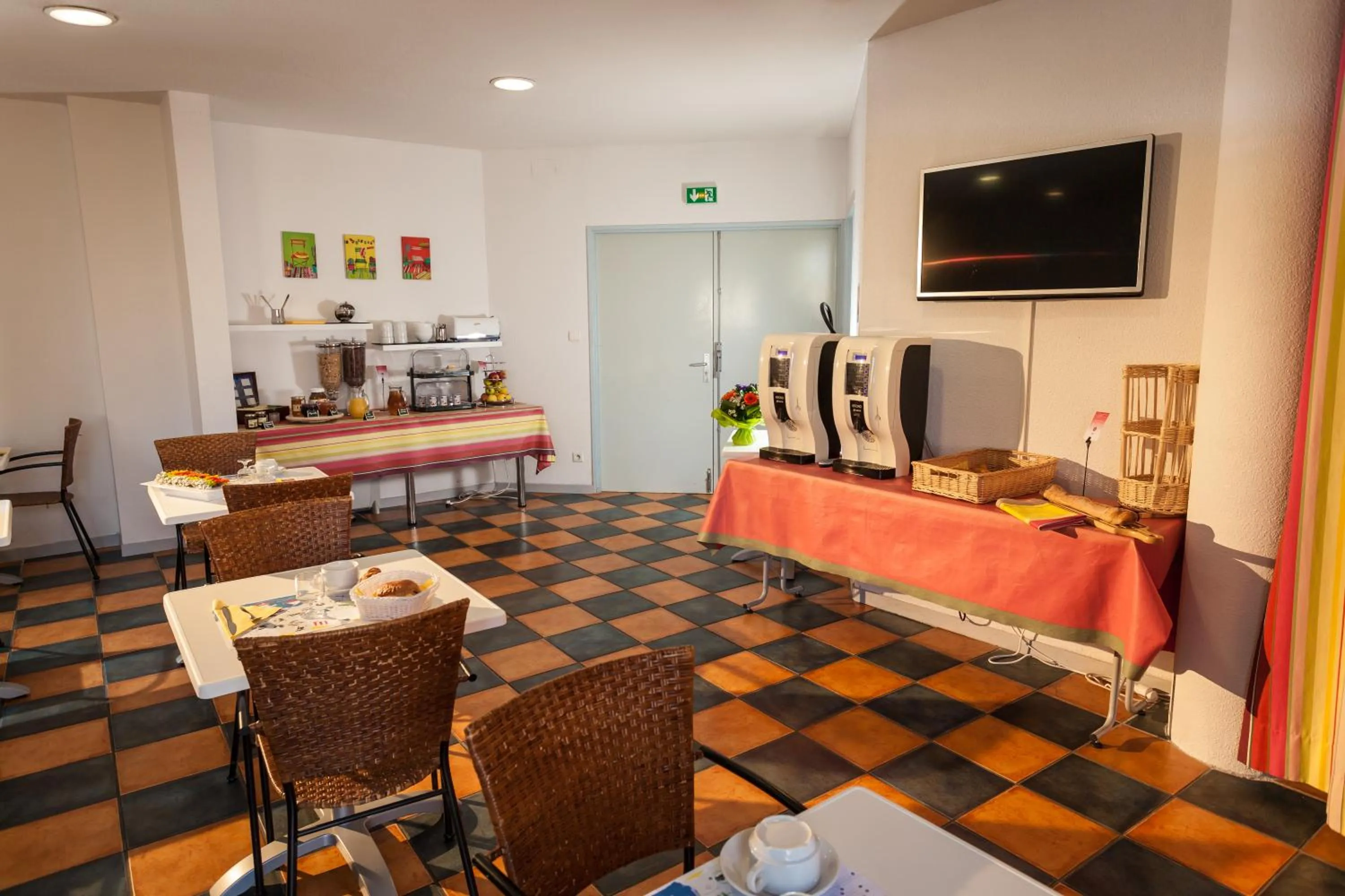 Continental breakfast in Résidence Mer & Golf Port Argelès