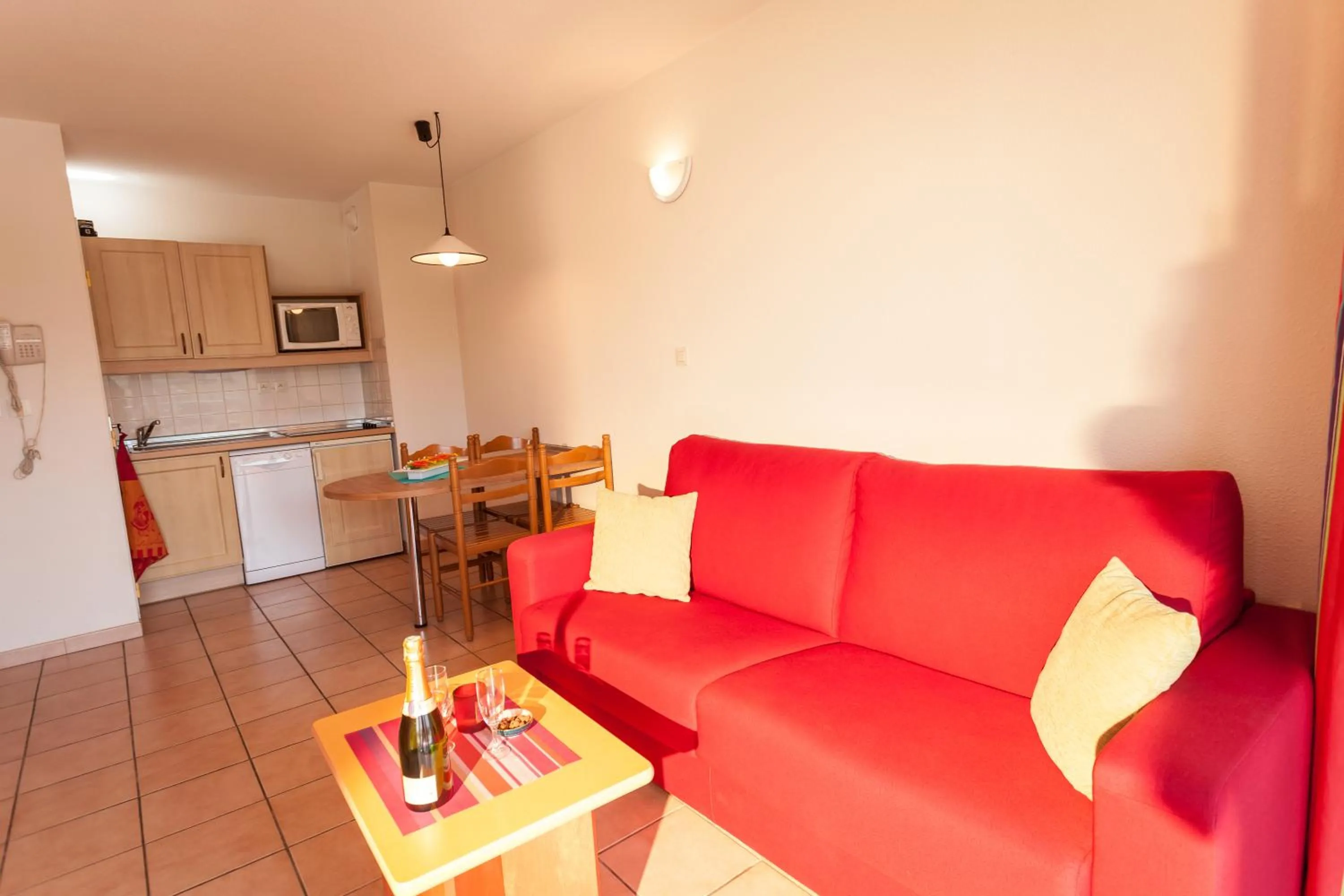 Kitchen or kitchenette in Résidence Mer & Golf Port Argelès