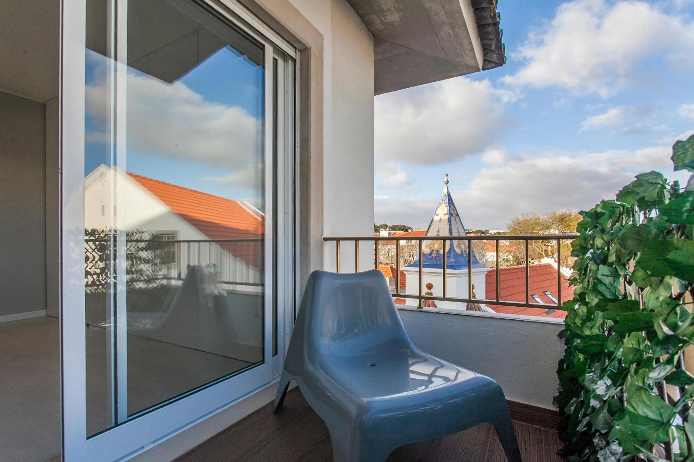 Balcony/Terrace in Bright Visconde Apartment