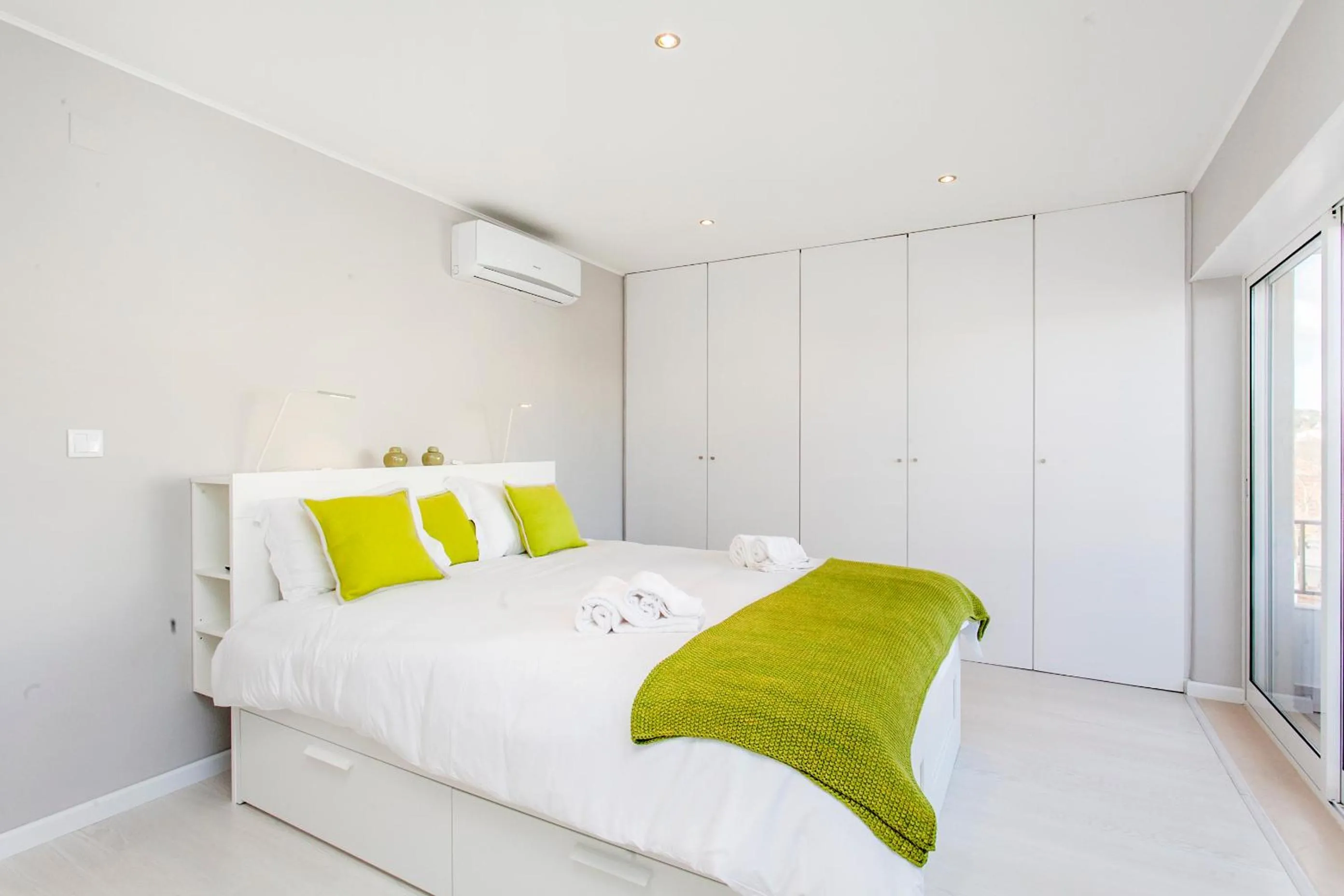 Bedroom, Bed in Bright Visconde Apartment