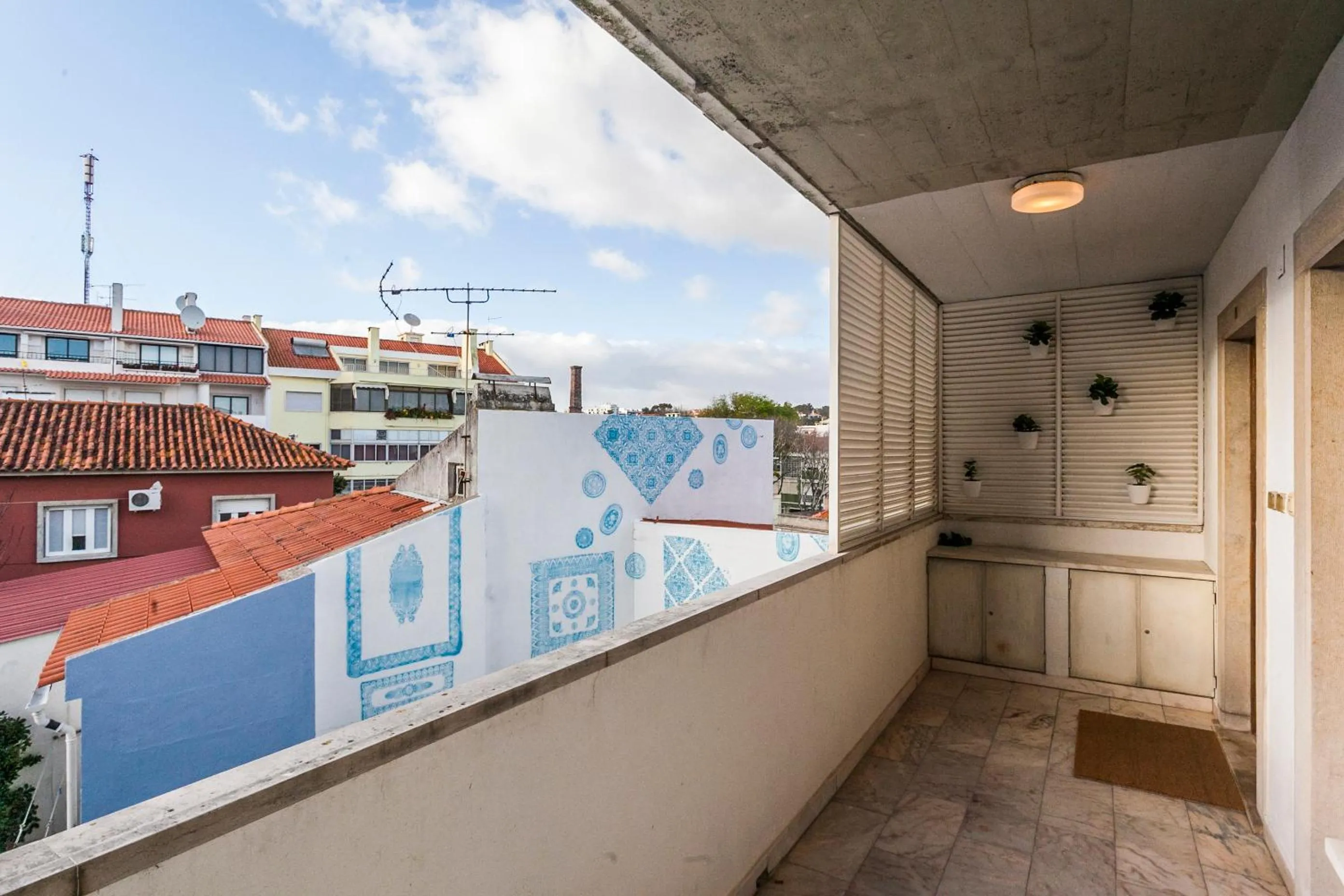 Facade/entrance in Bright Visconde Apartment