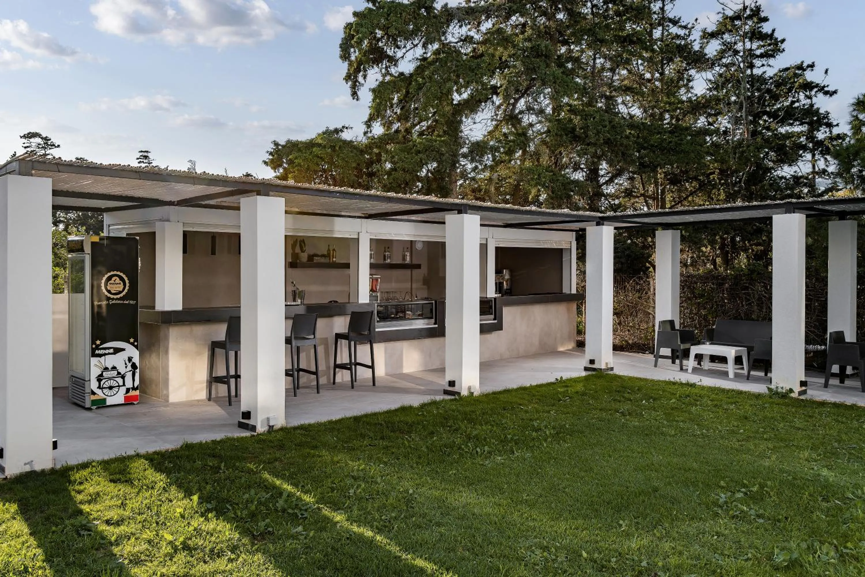 Lounge or bar in Sunrise Village Hotel - All Inclusive