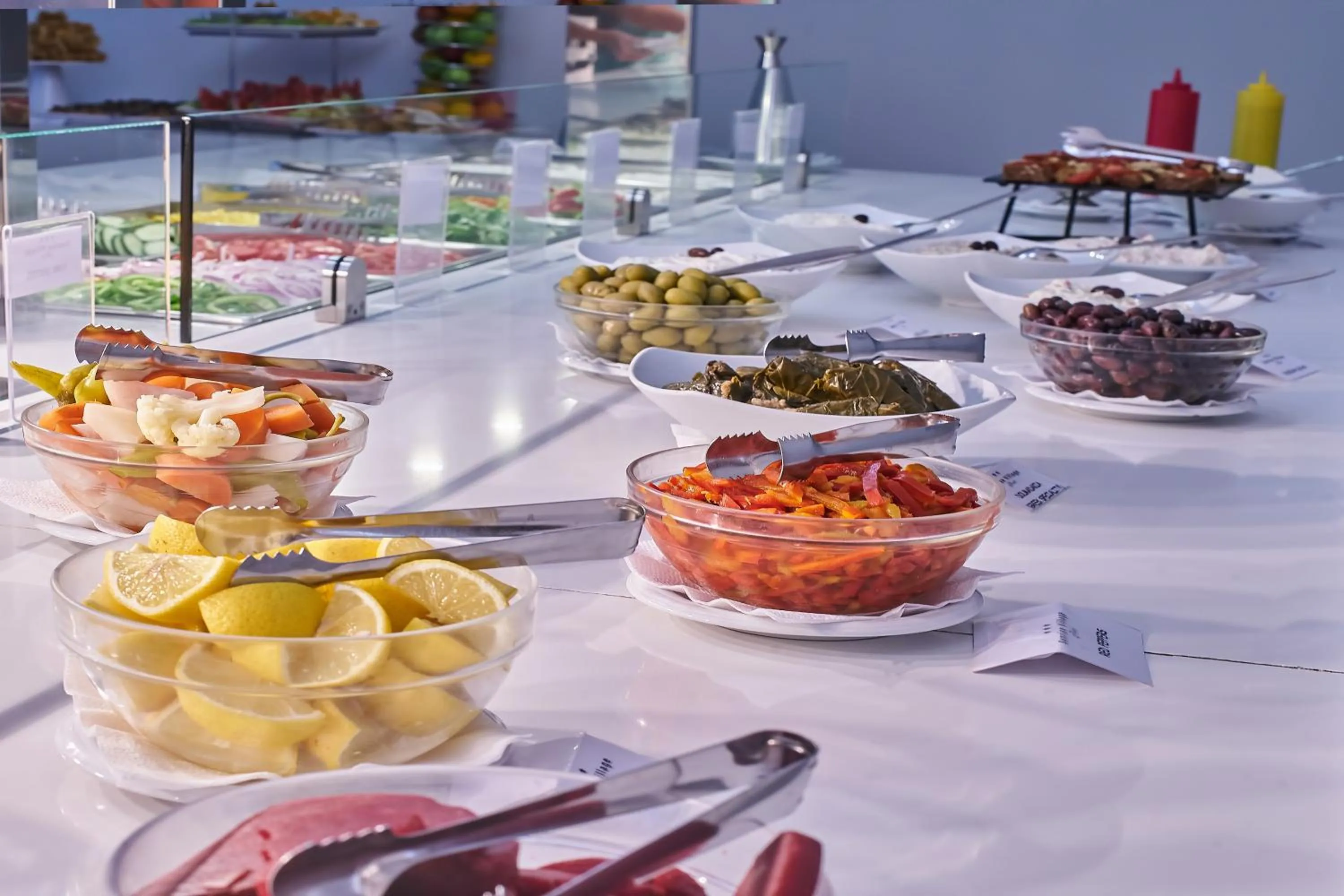 Meals in Sunrise Village Hotel - All Inclusive