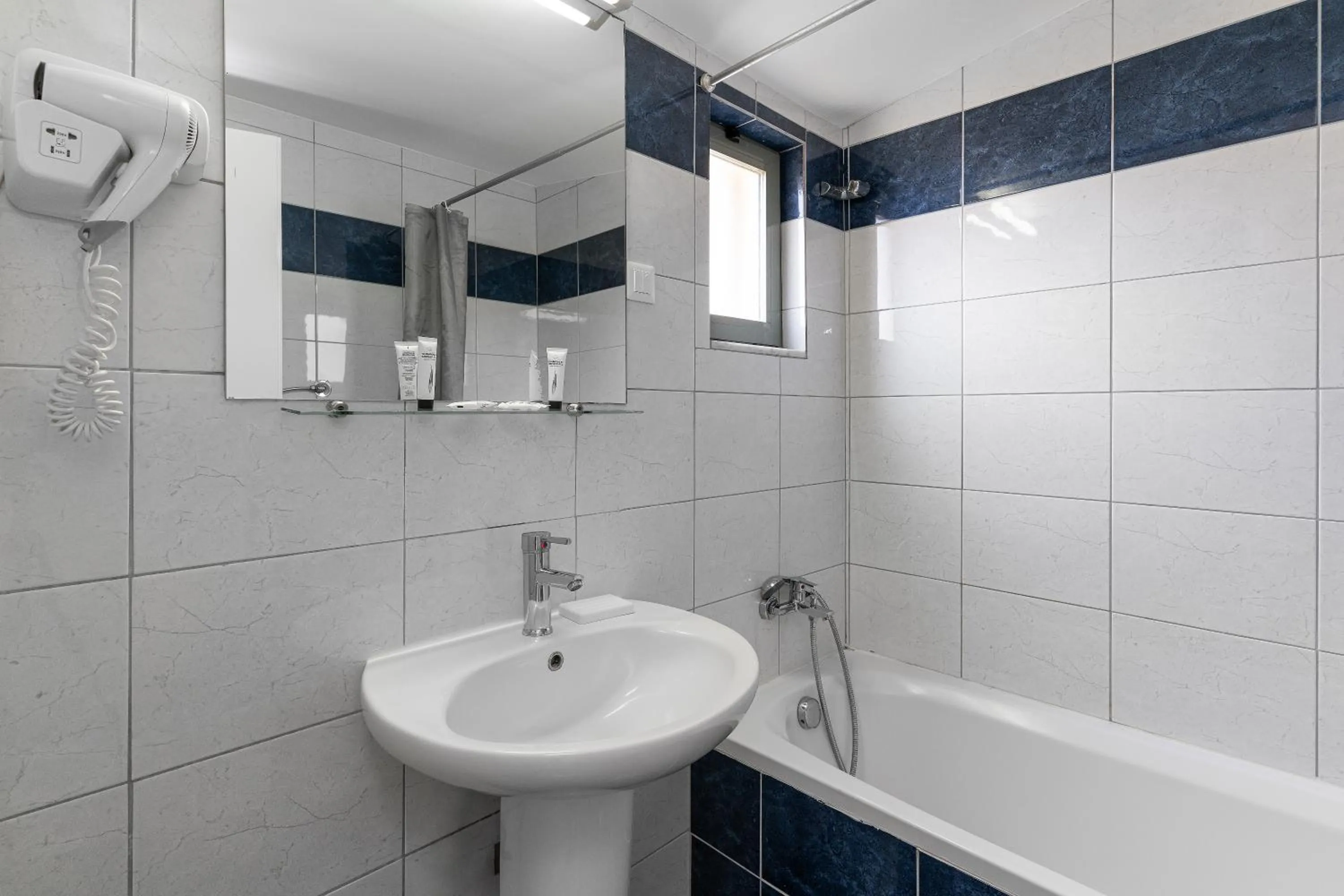 Sunrise Village Hotel - All Inclusive