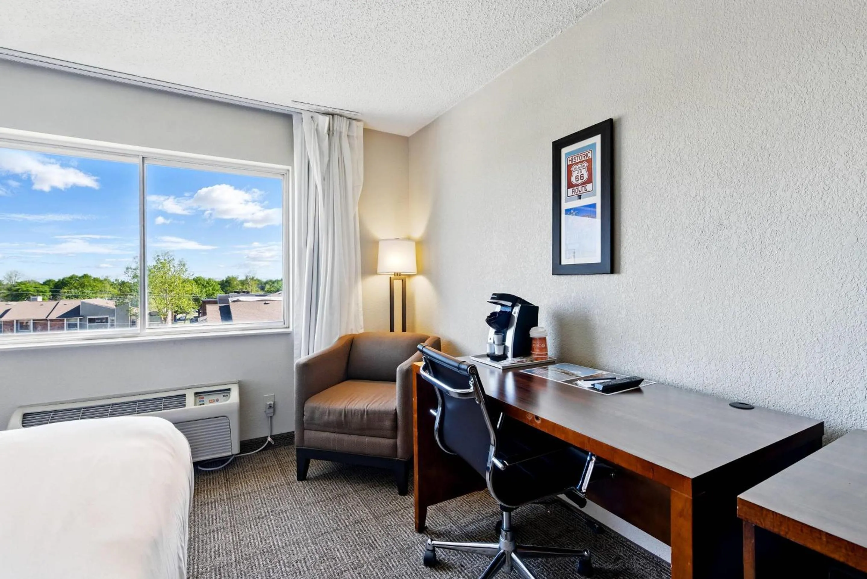 Bedroom in Comfort Inn South Tulsa - Woodland Hills