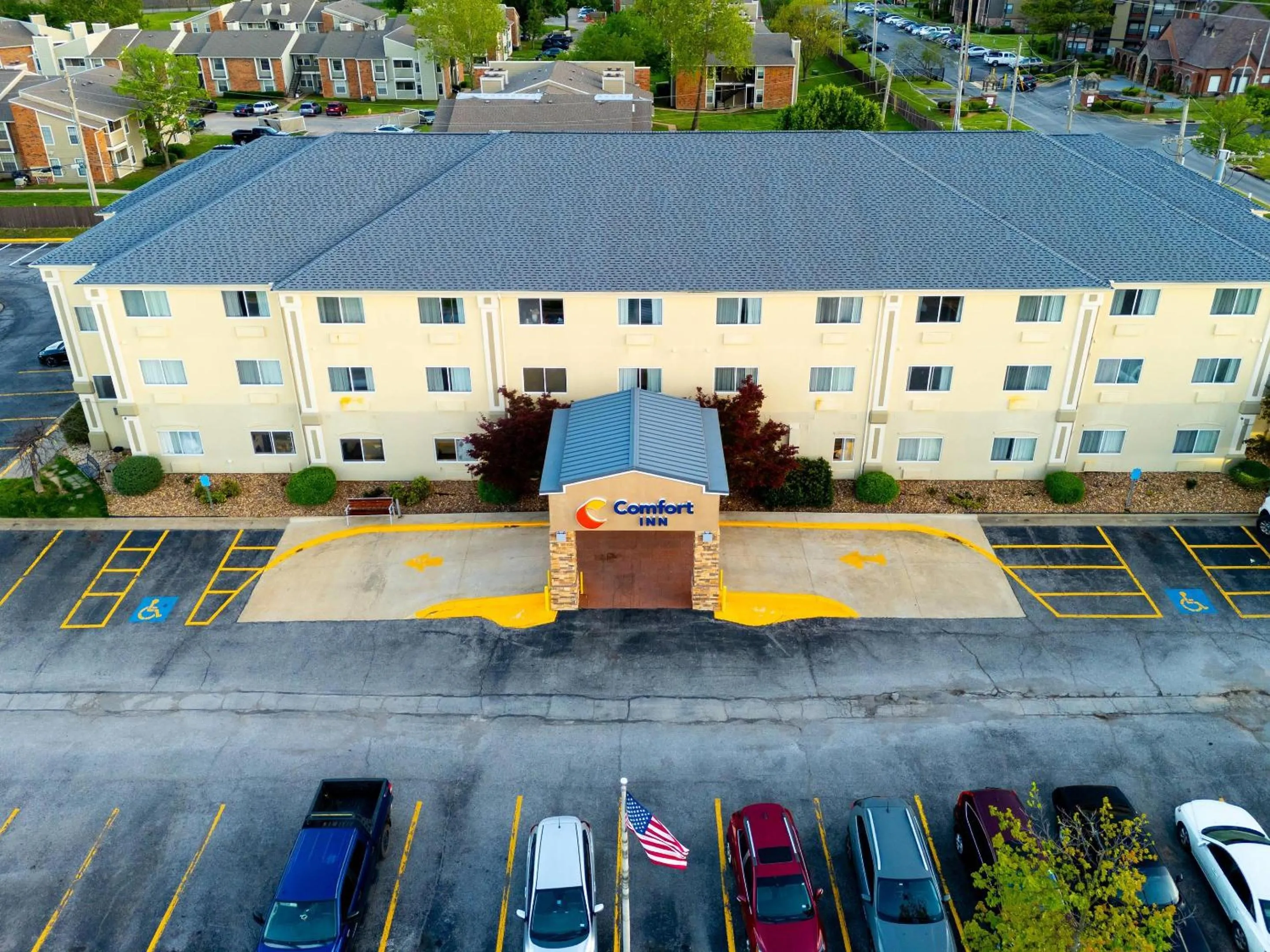 Property building in Comfort Inn South Tulsa - Woodland Hills