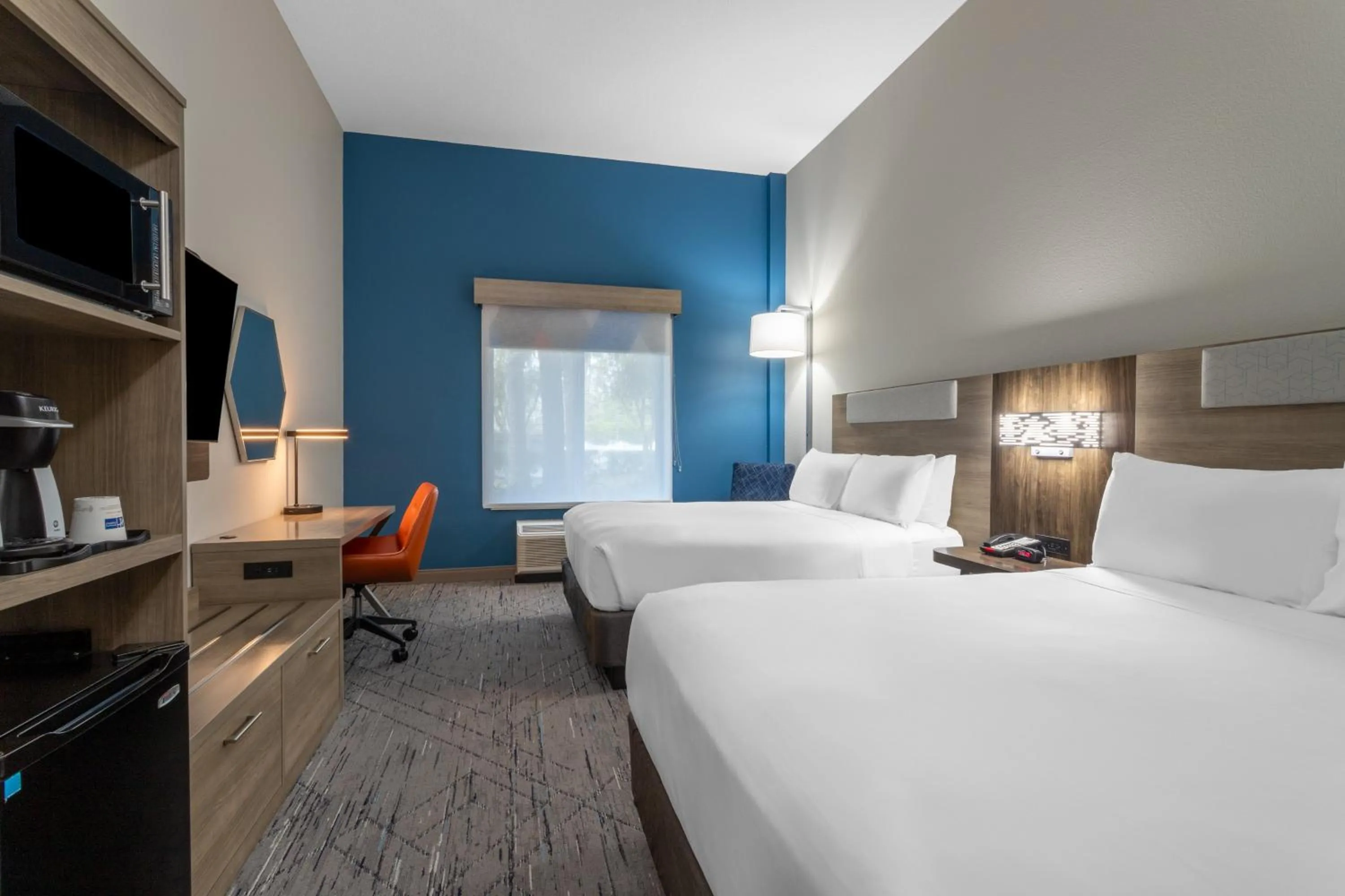 Photo of the whole room, Bed in Holiday Inn Express Crystal River by IHG