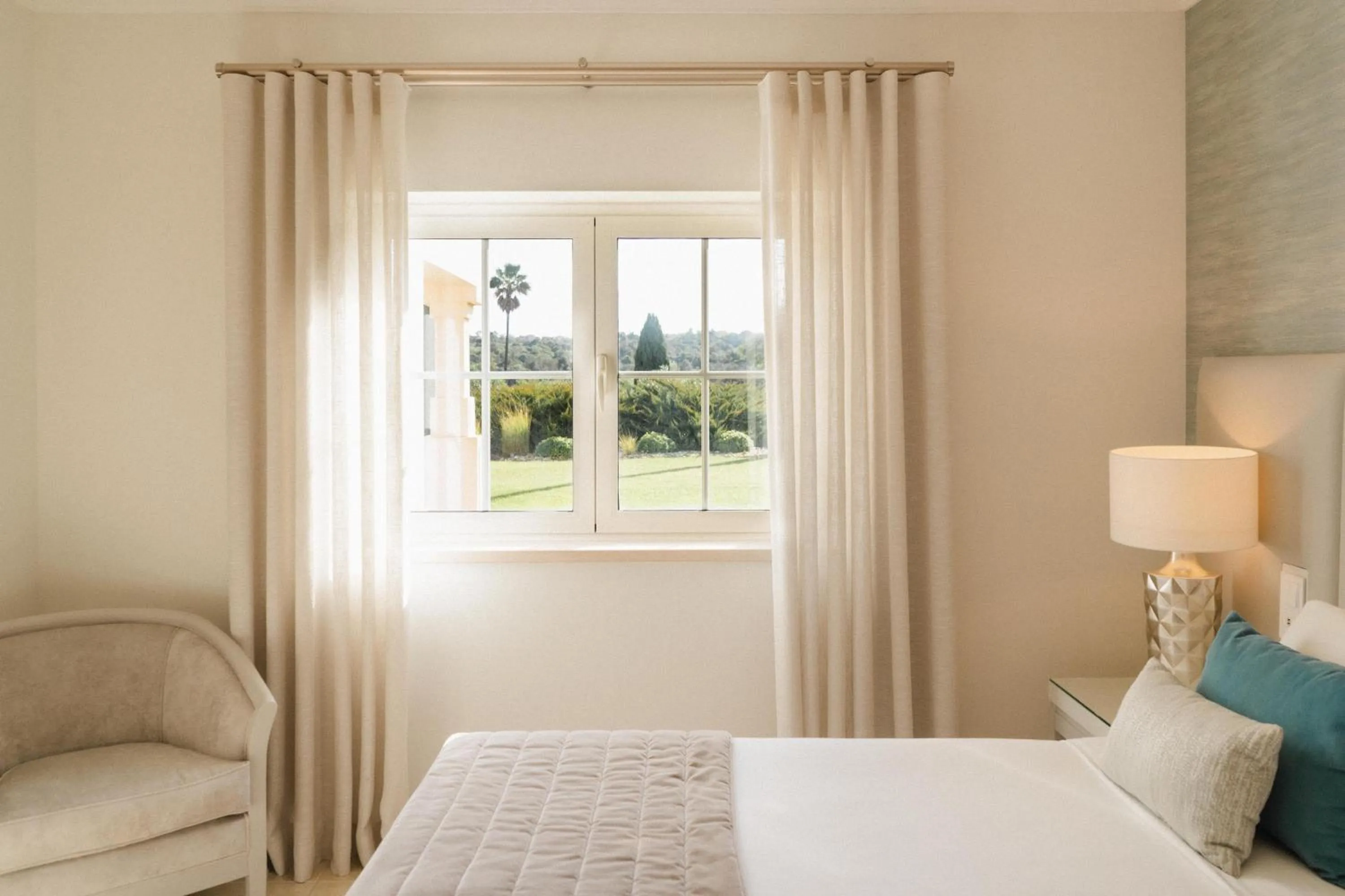 Bed in Vale d'Oliveiras Quinta Resort & Spa