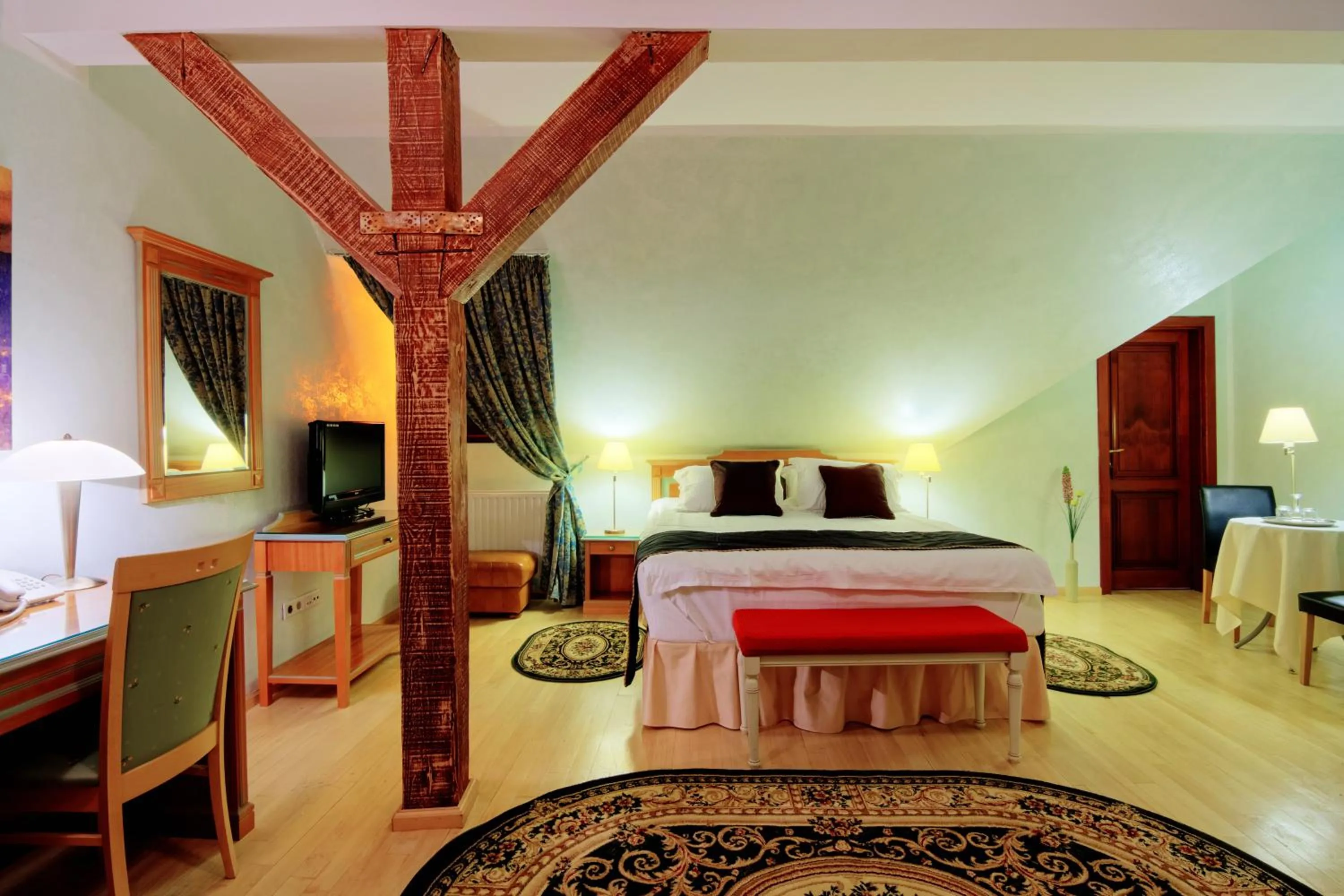 Bedroom, Bed in Hotel The Council