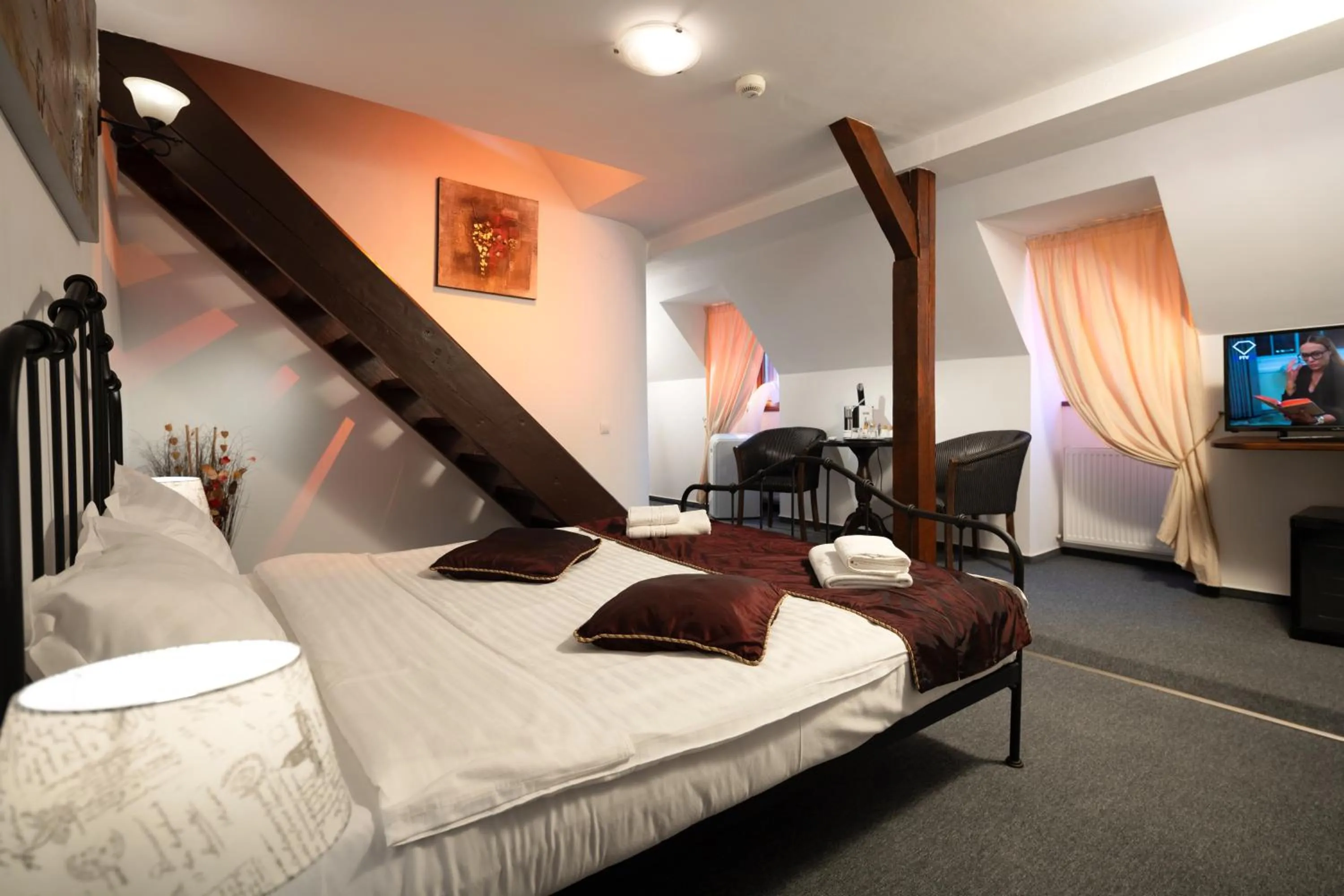 Photo of the whole room, Bed in Hotel The Council