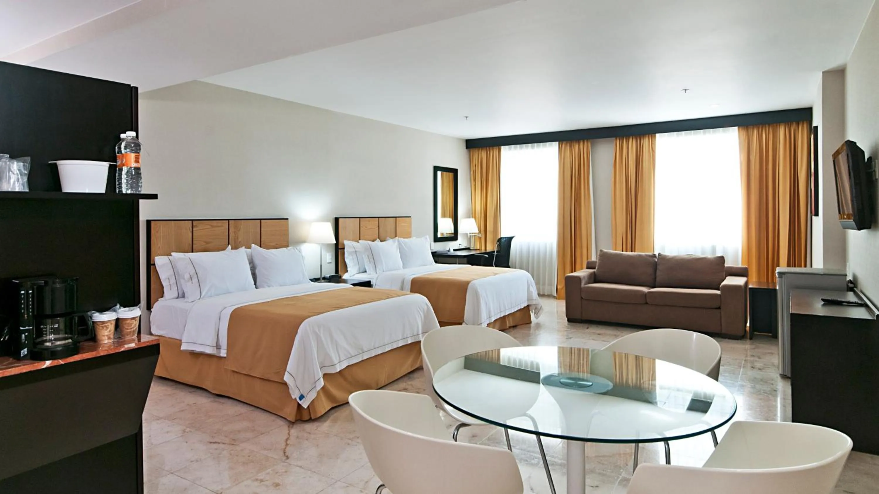 Photo of the whole room, Bed in Holiday Inn Express Ciudad Del Carmen by IHG