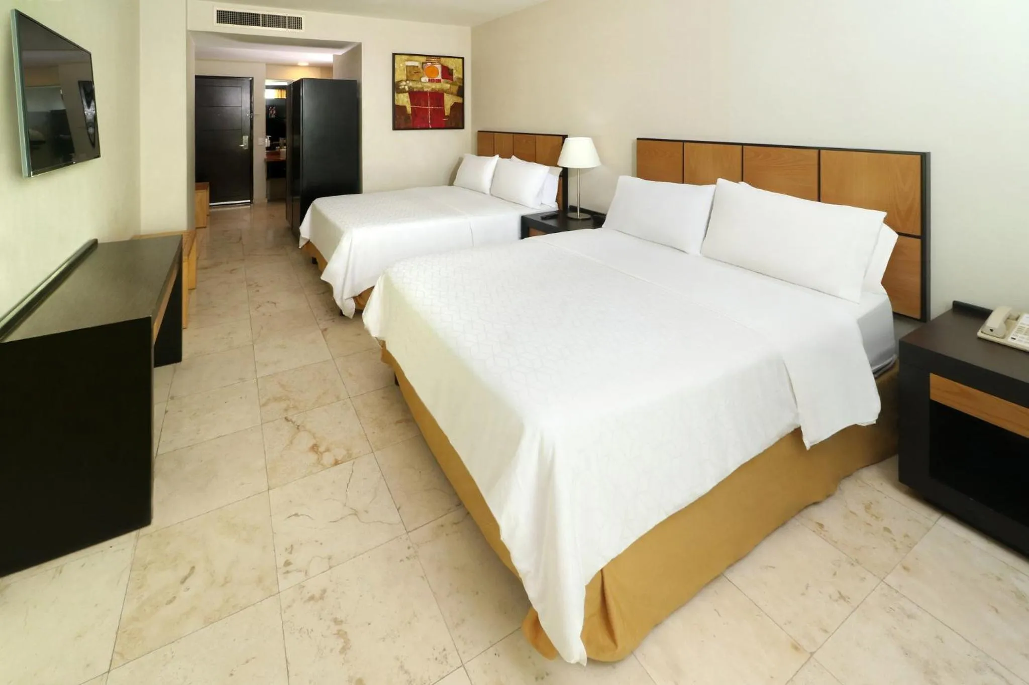 Photo of the whole room, Bed in Holiday Inn Express Ciudad Del Carmen by IHG