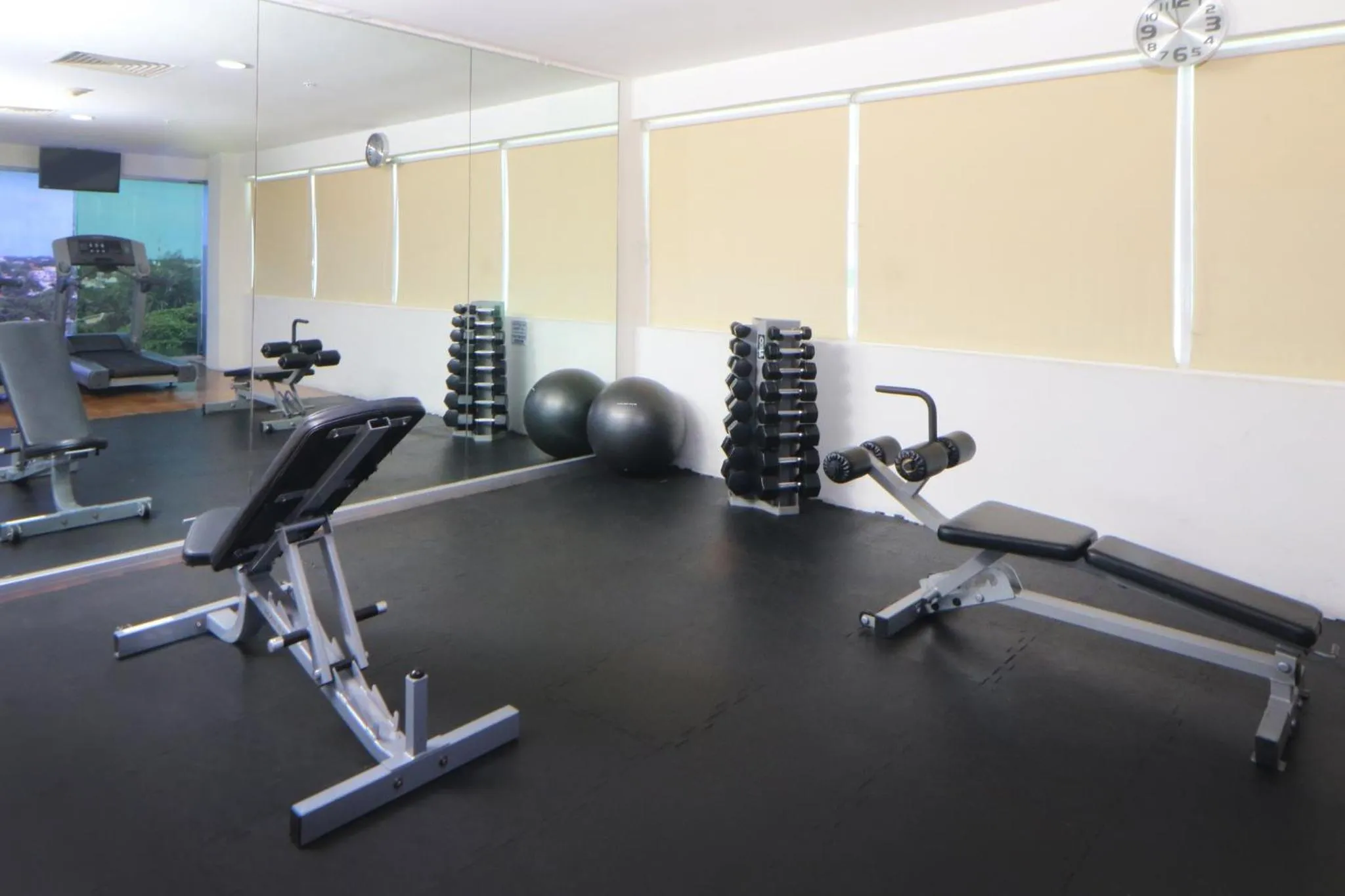 Fitness centre/facilities in Holiday Inn Express Ciudad Del Carmen by IHG