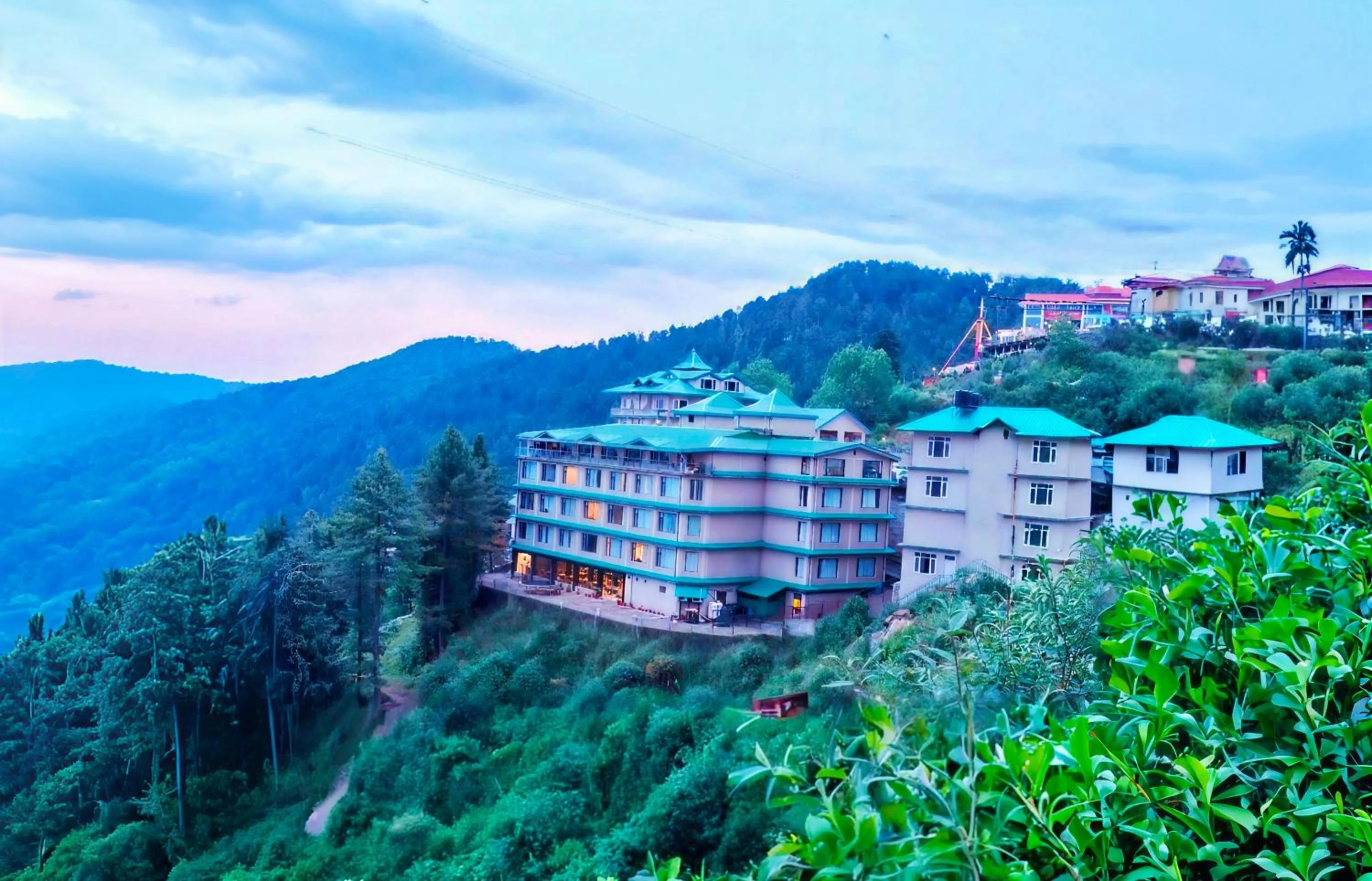 Facade/entrance in Sterling Kufri