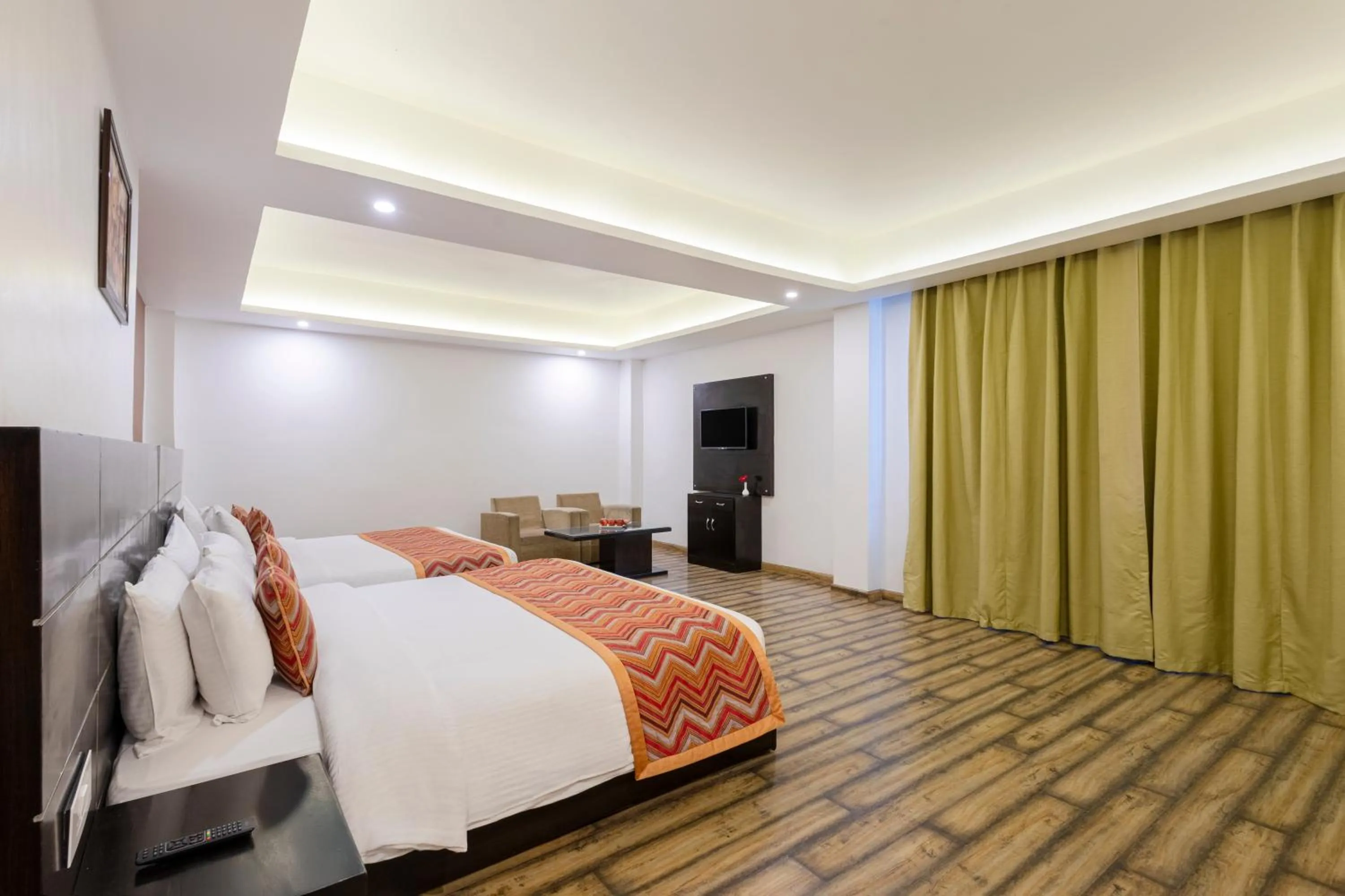 Photo of the whole room, Bed in Sterling Kufri