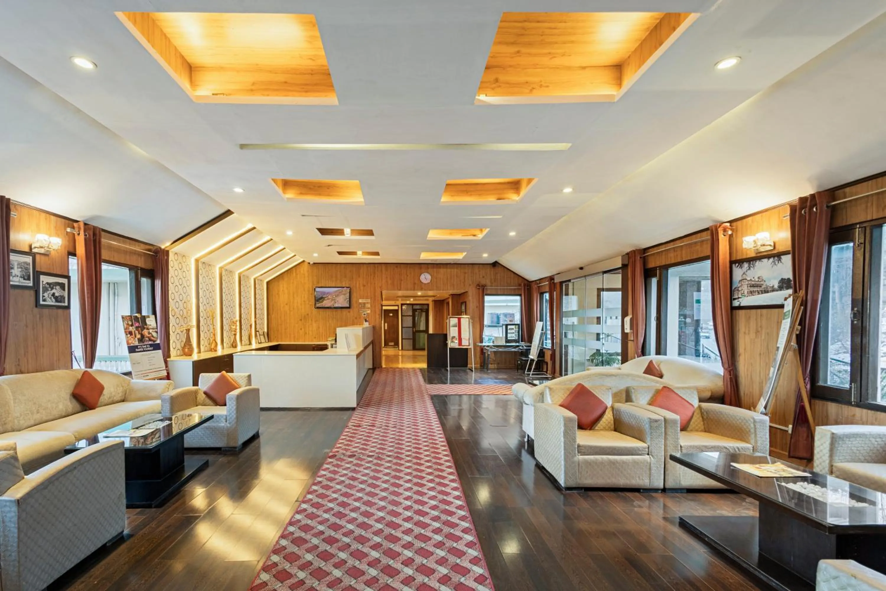 Lobby or reception in Sterling Kufri