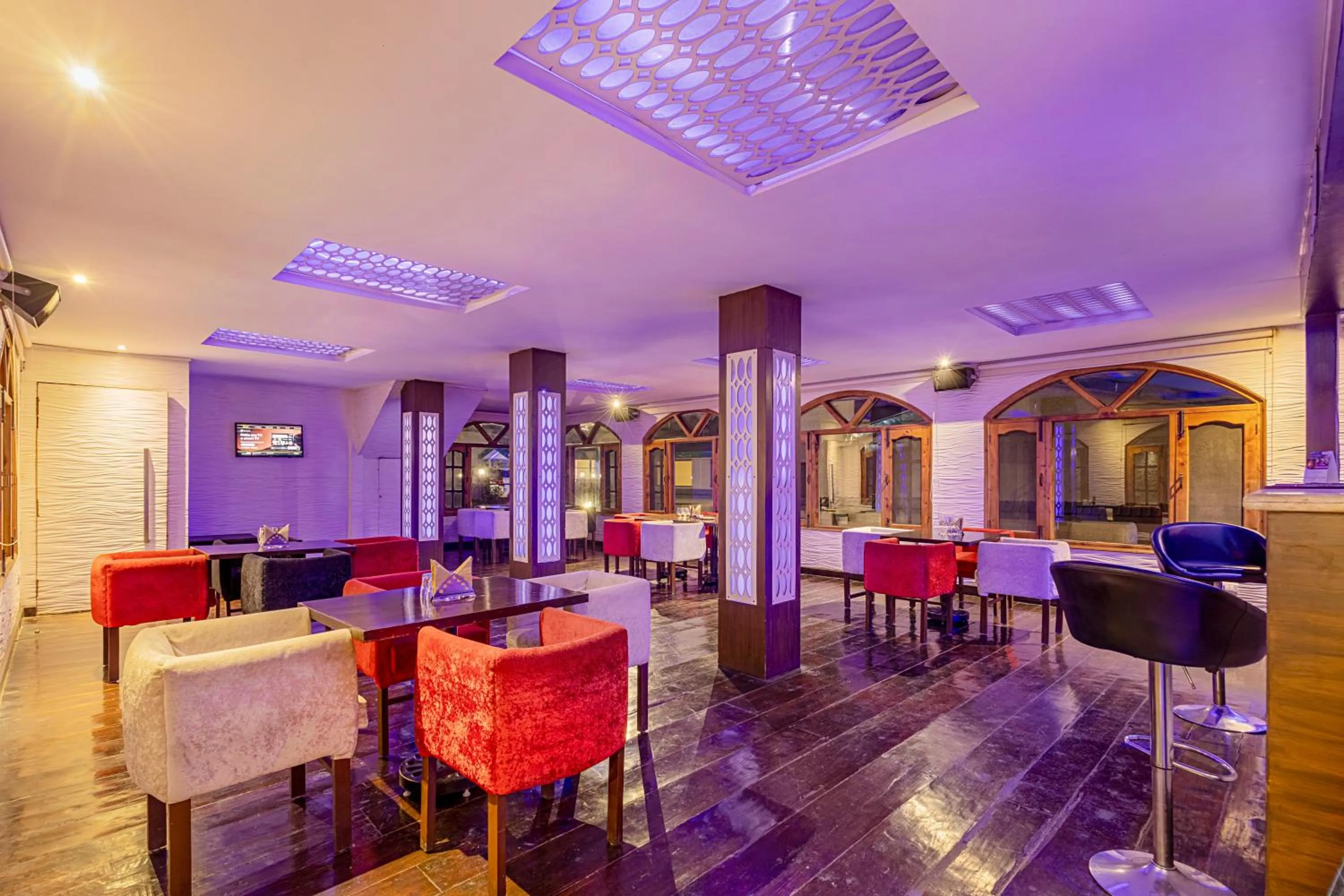 Lounge or bar in Sterling Kufri