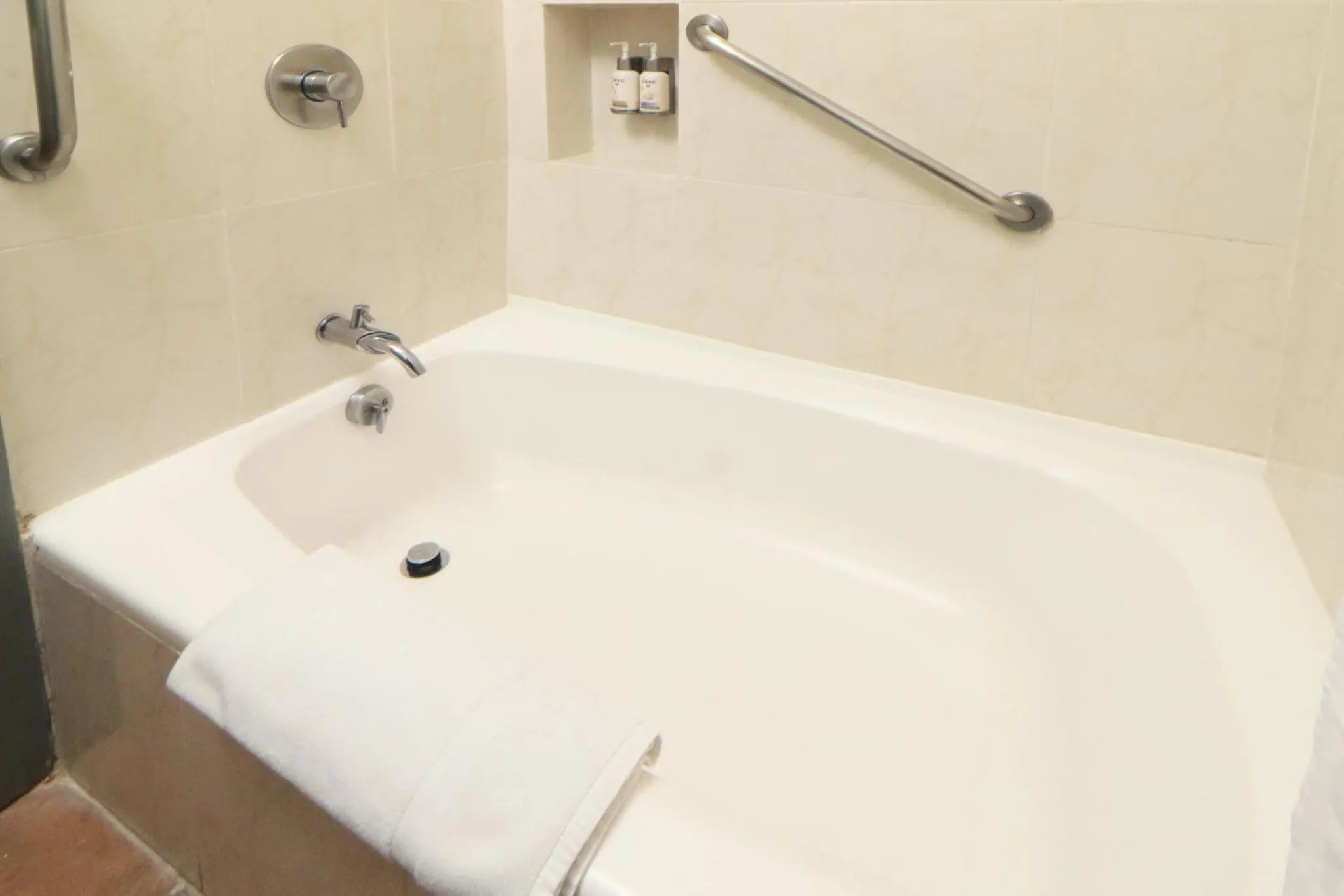 Bathroom in Holiday Inn Ciudad Del Carmen by IHG