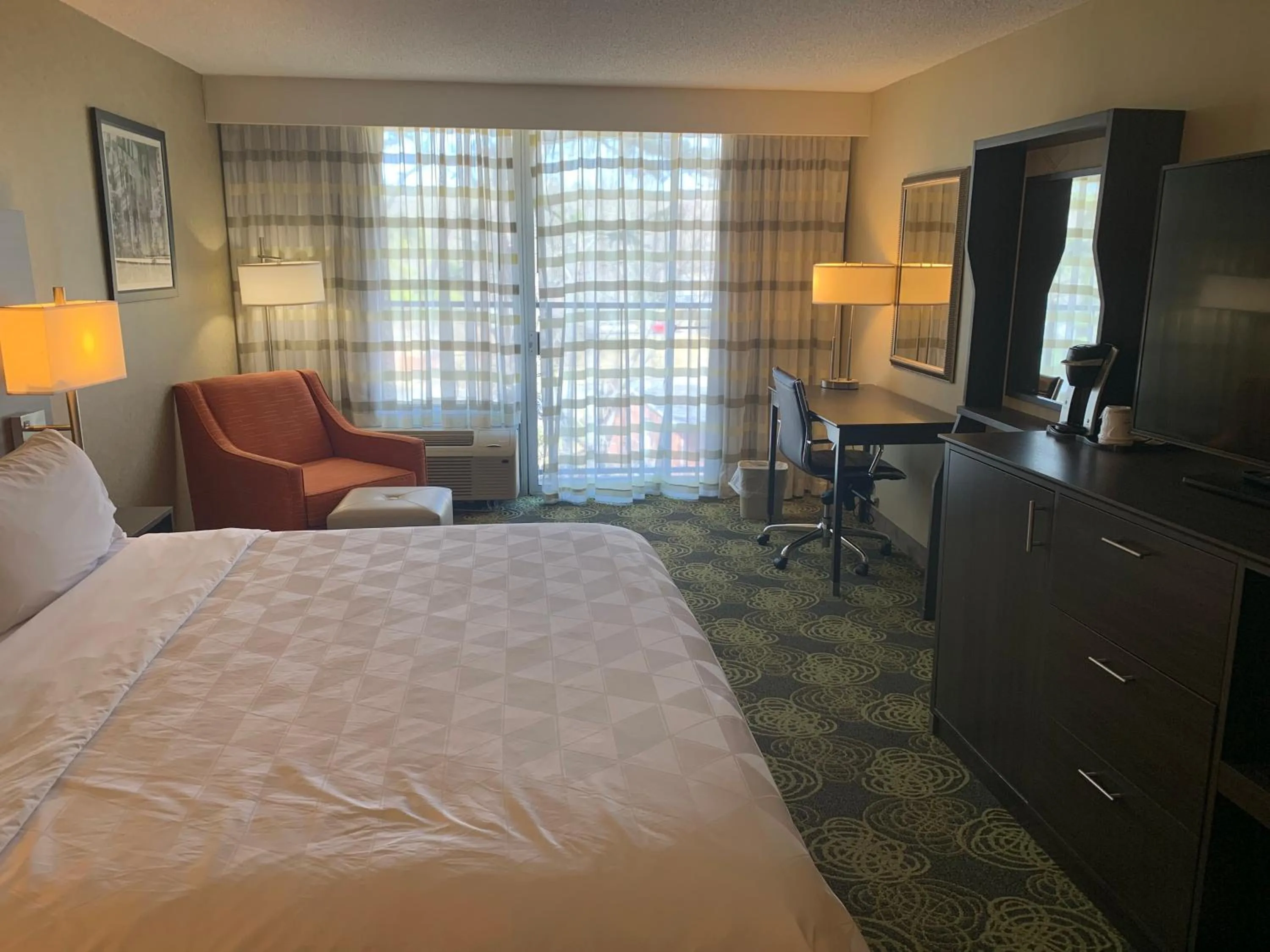 Photo of the whole room, Bed in Holiday Inn University Area Charlottesville by IHG