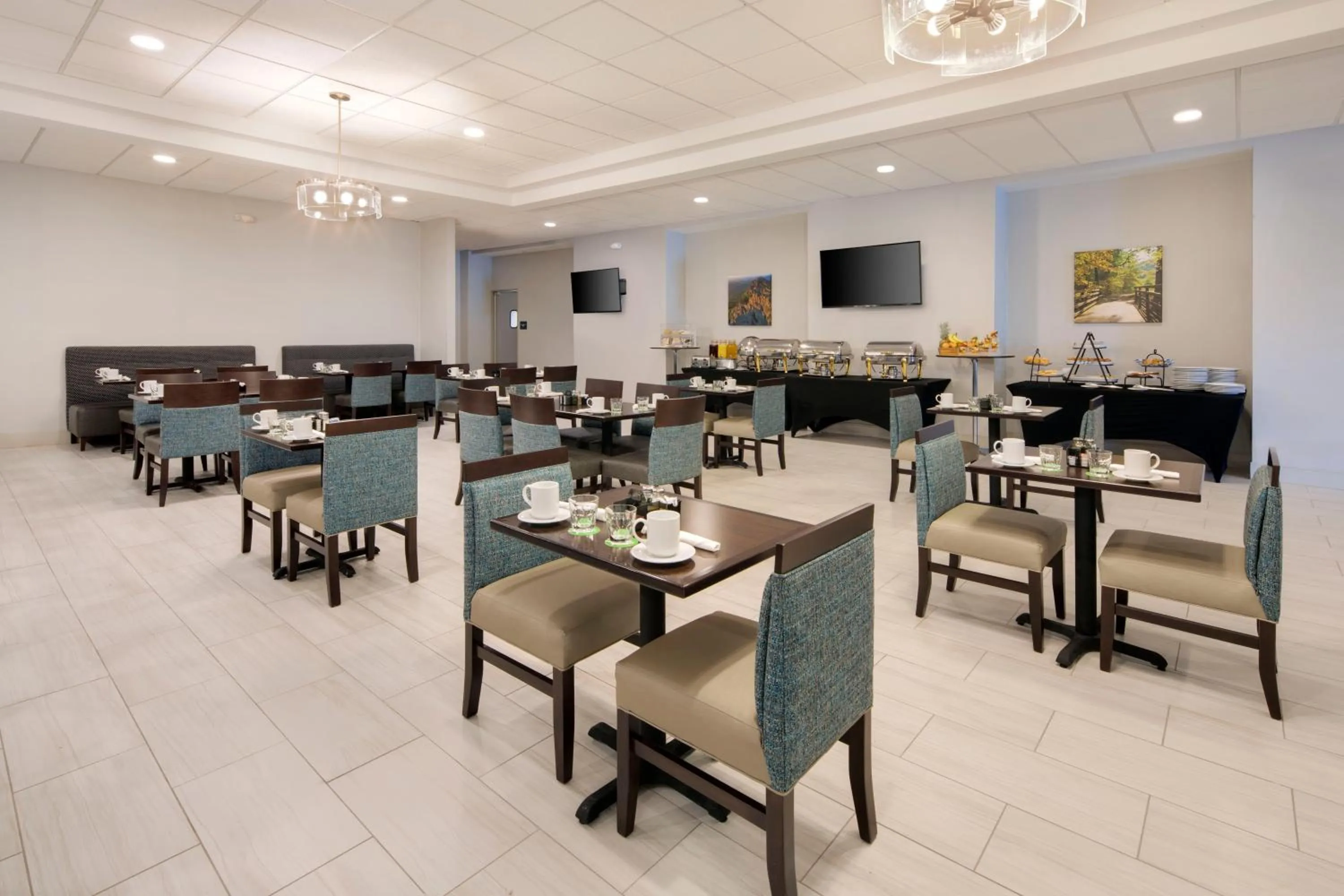 Restaurant/places to eat in Holiday Inn University Area Charlottesville by IHG