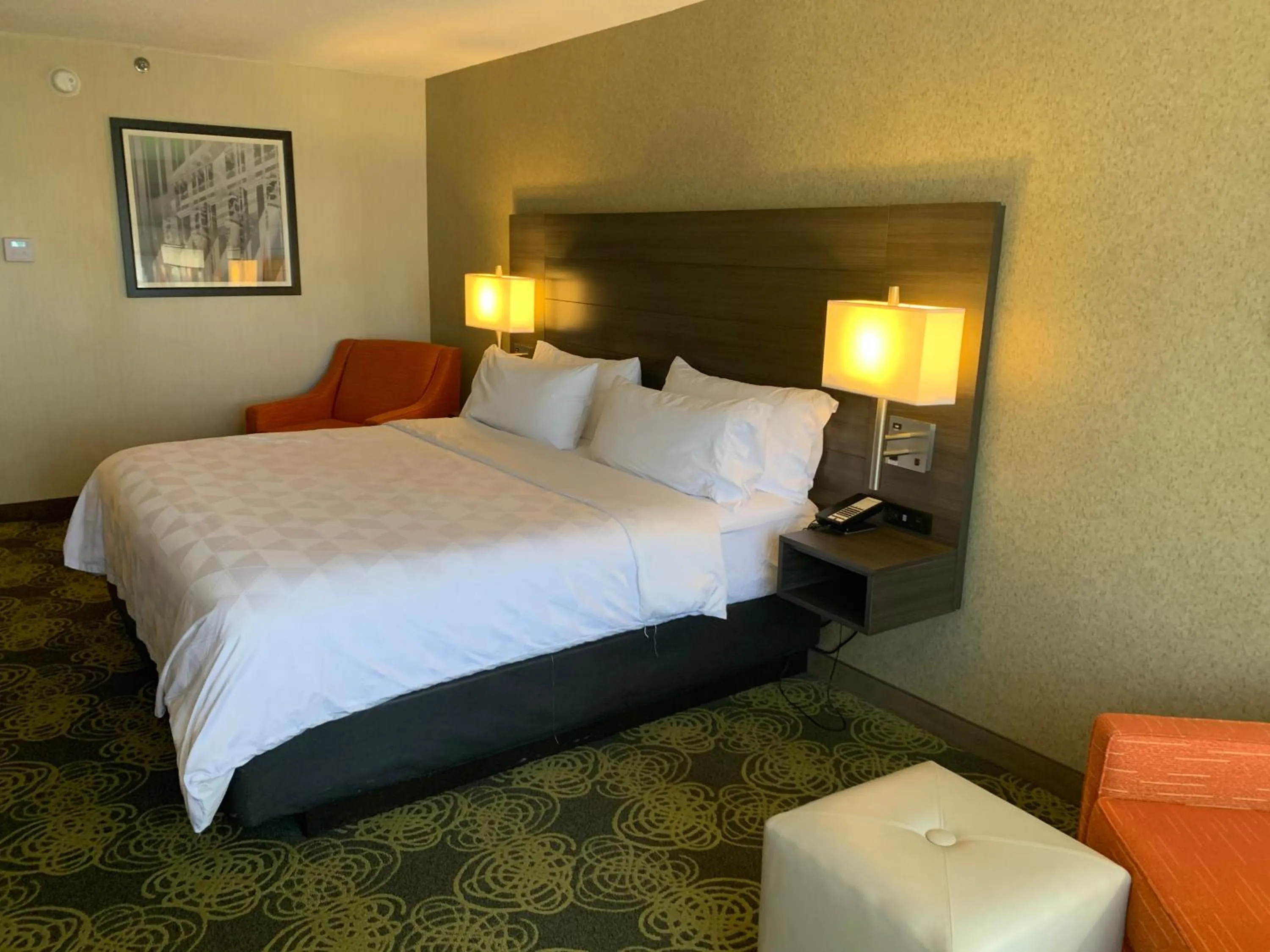 Bed in Holiday Inn University Area Charlottesville by IHG