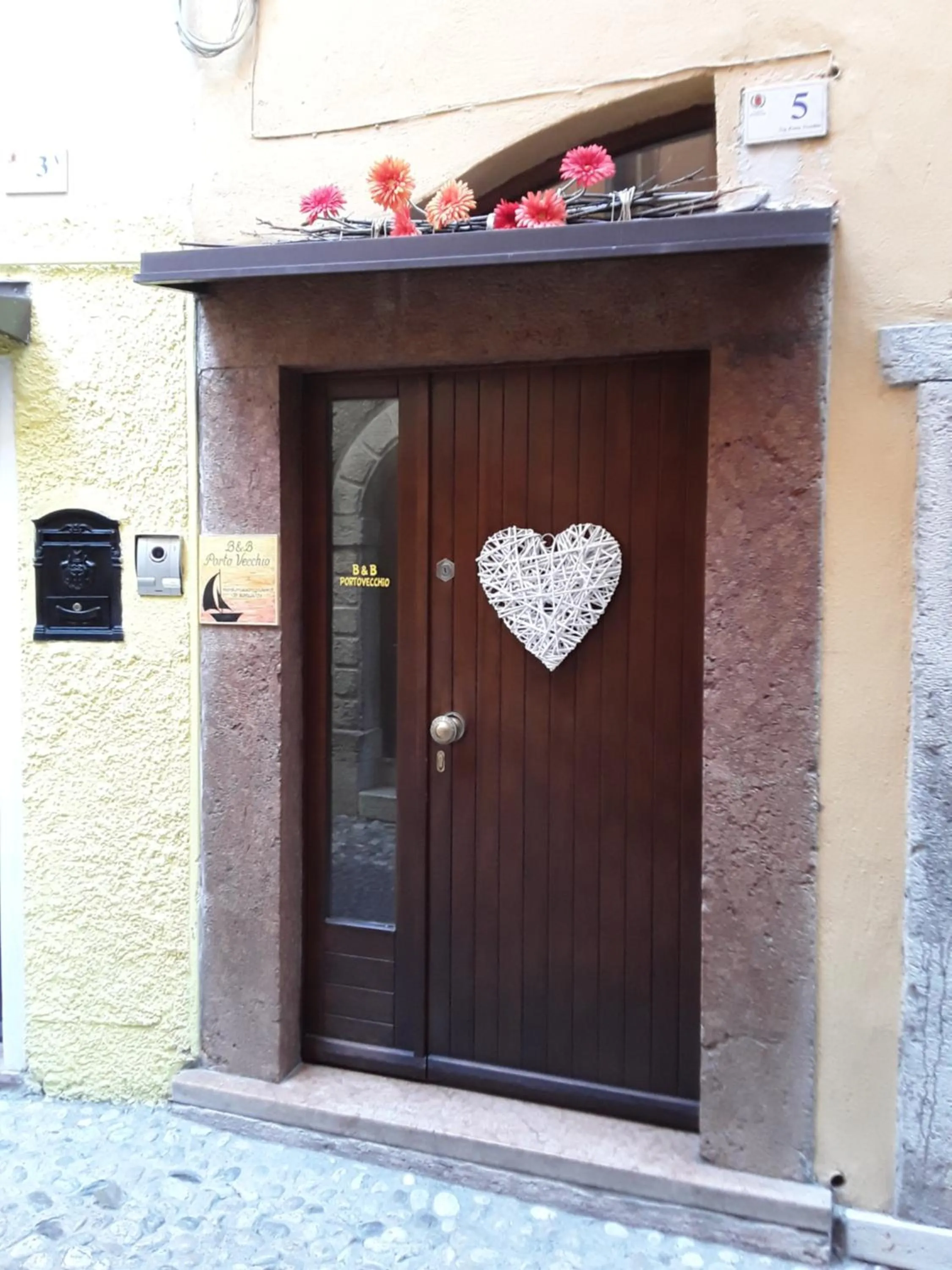 Property building in Camere Porto Vecchio con parcheggio a pochi passi dal castello