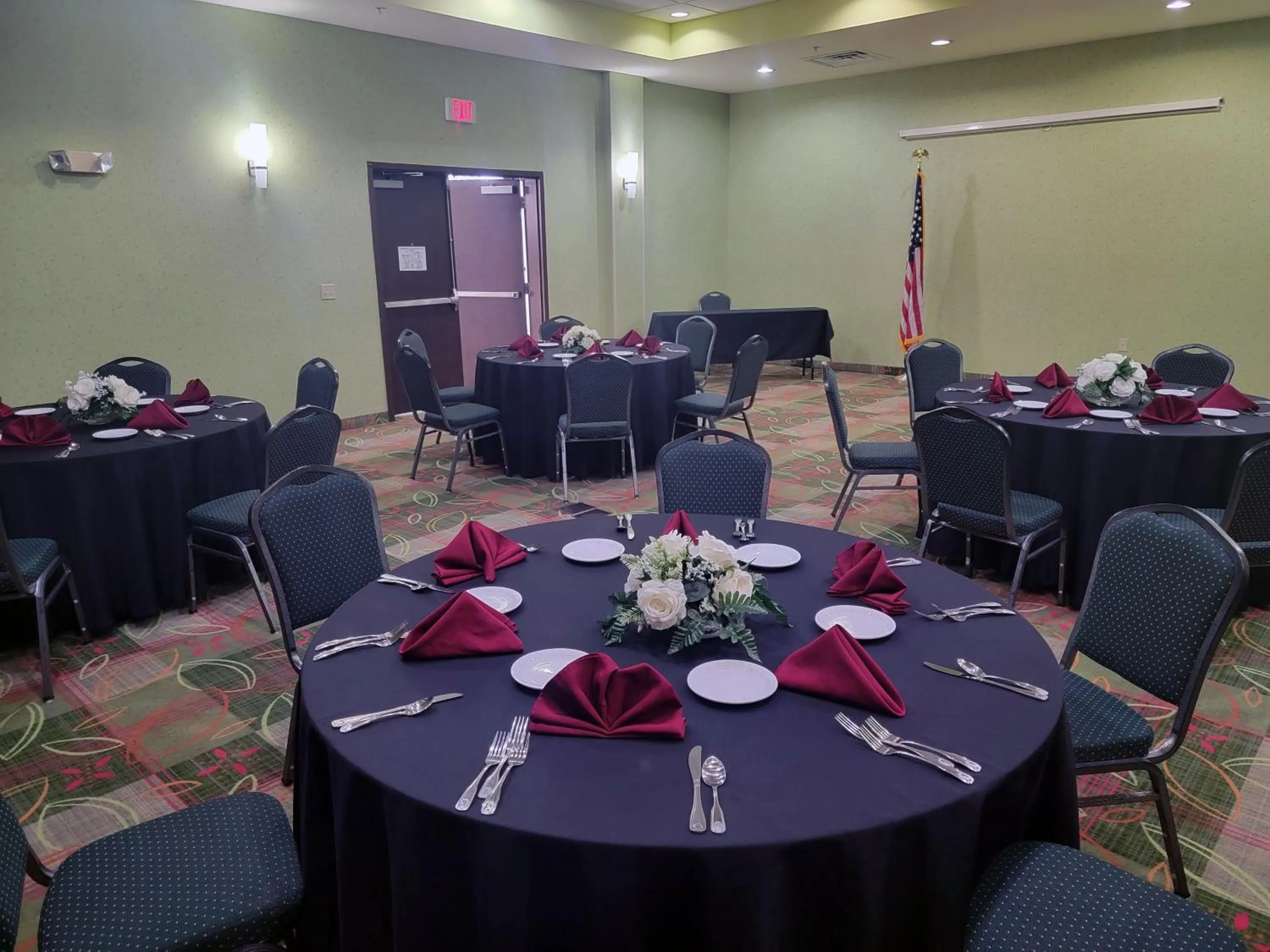 Meeting/conference room in Holiday Inn Garland by IHG