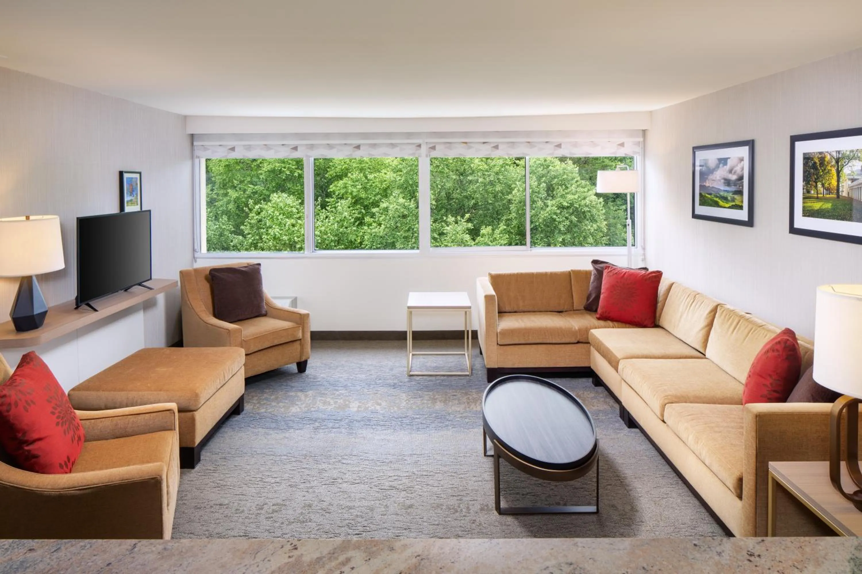 Living room in Holiday Inn Charlottesville-Monticello by IHG