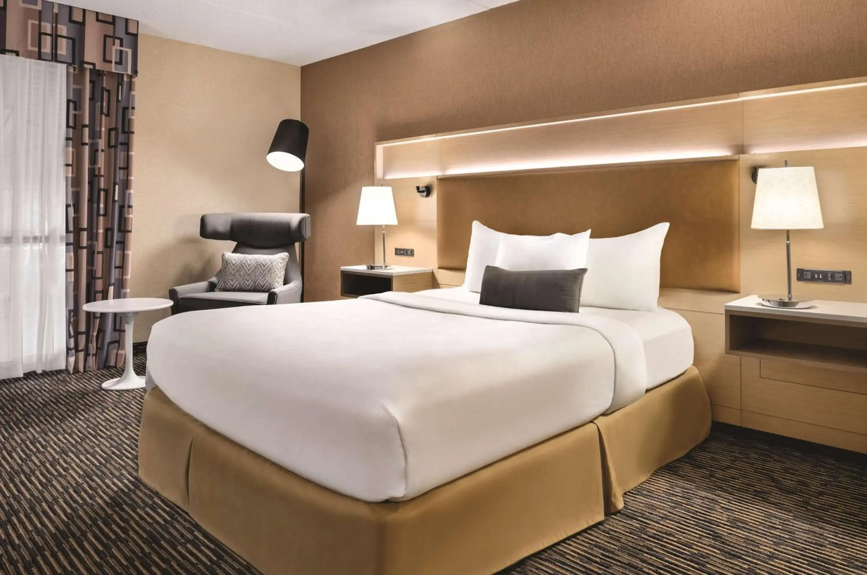 King Room - Non-Smoking in Wyndham Garden Conference Center Champaign - Urbana King Room - Non-Smoking in Wyndham Garden Conference Center Champaign - Urbana