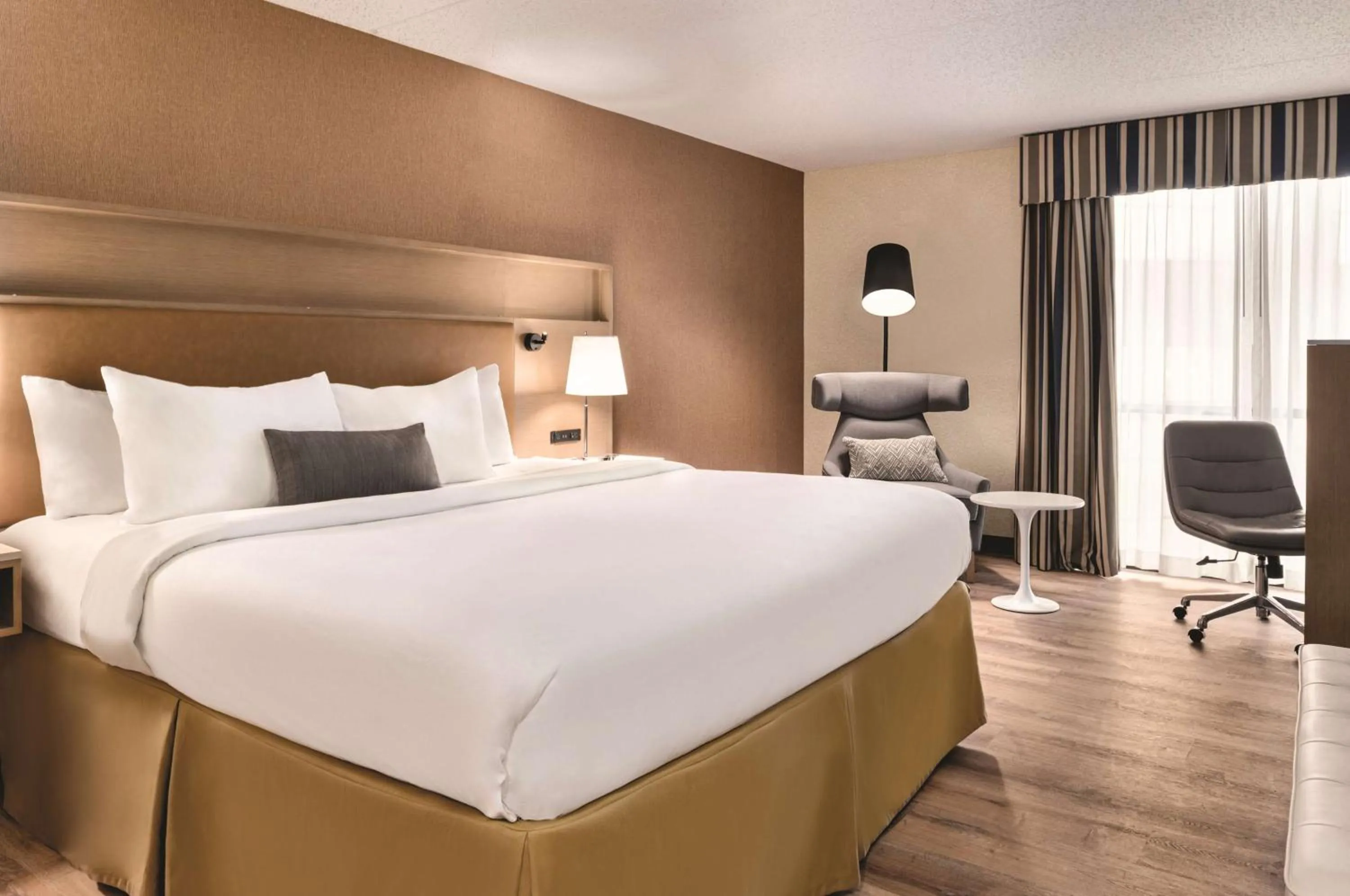 Bed in Wyndham Garden Conference Center Champaign - Urbana