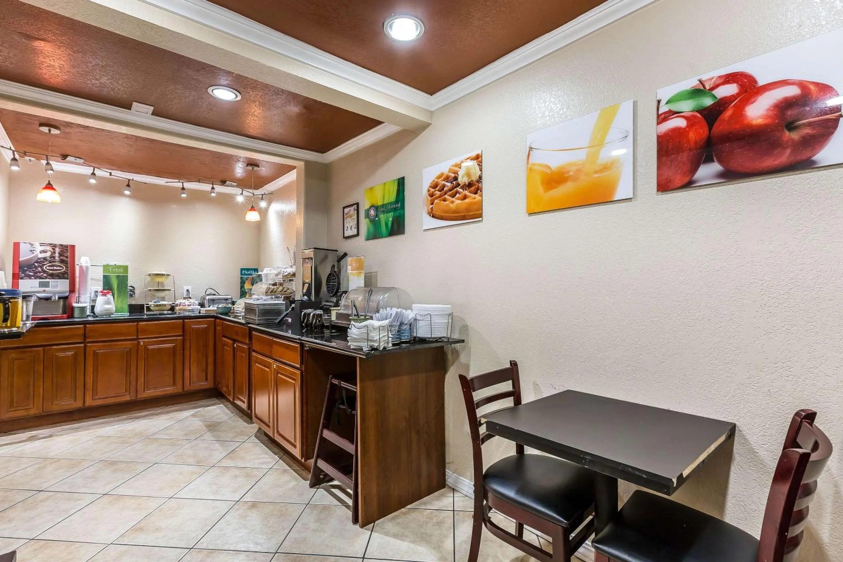Restaurant/places to eat in Quality Inn Salinas City Center Area
