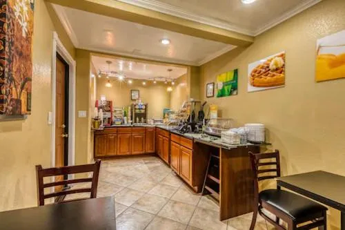 Breakfast in Quality Inn Salinas City Center Area