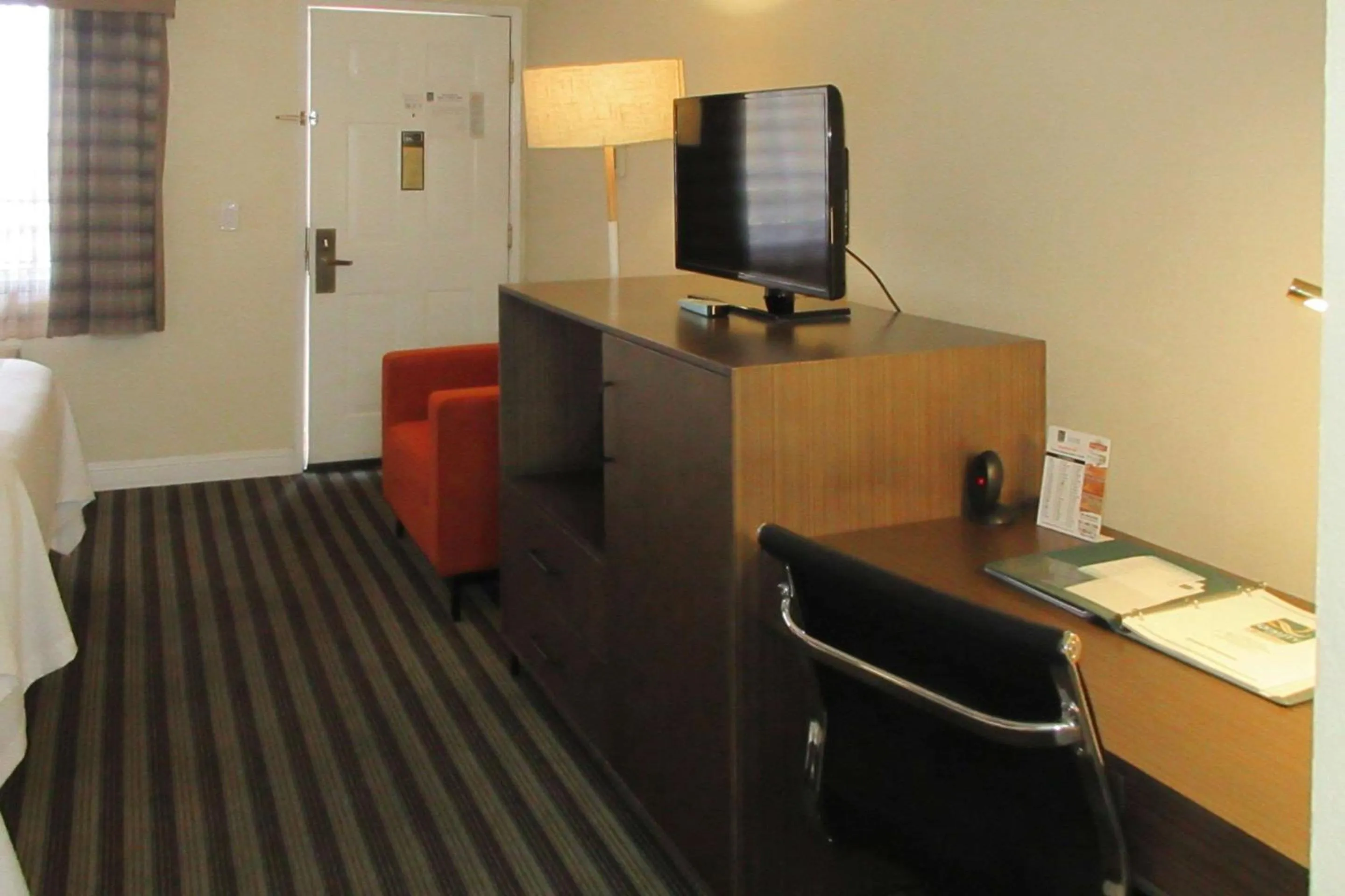 Photo of the whole room in Quality Inn Salinas City Center Area