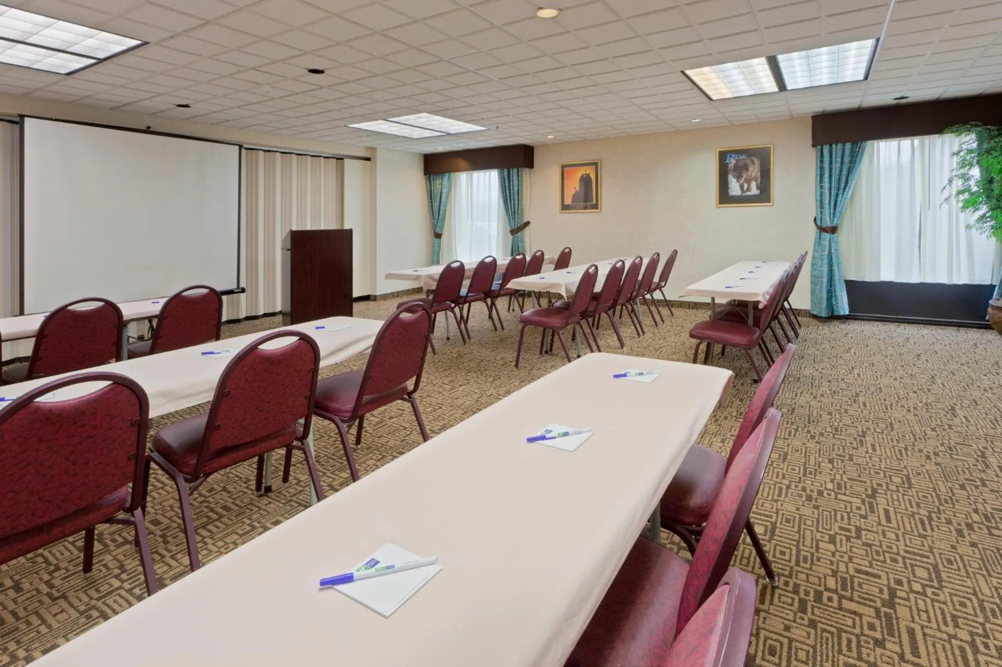Meeting/conference room in Holiday Inn Express Hotel & Suites Charleston-Southridge by IHG