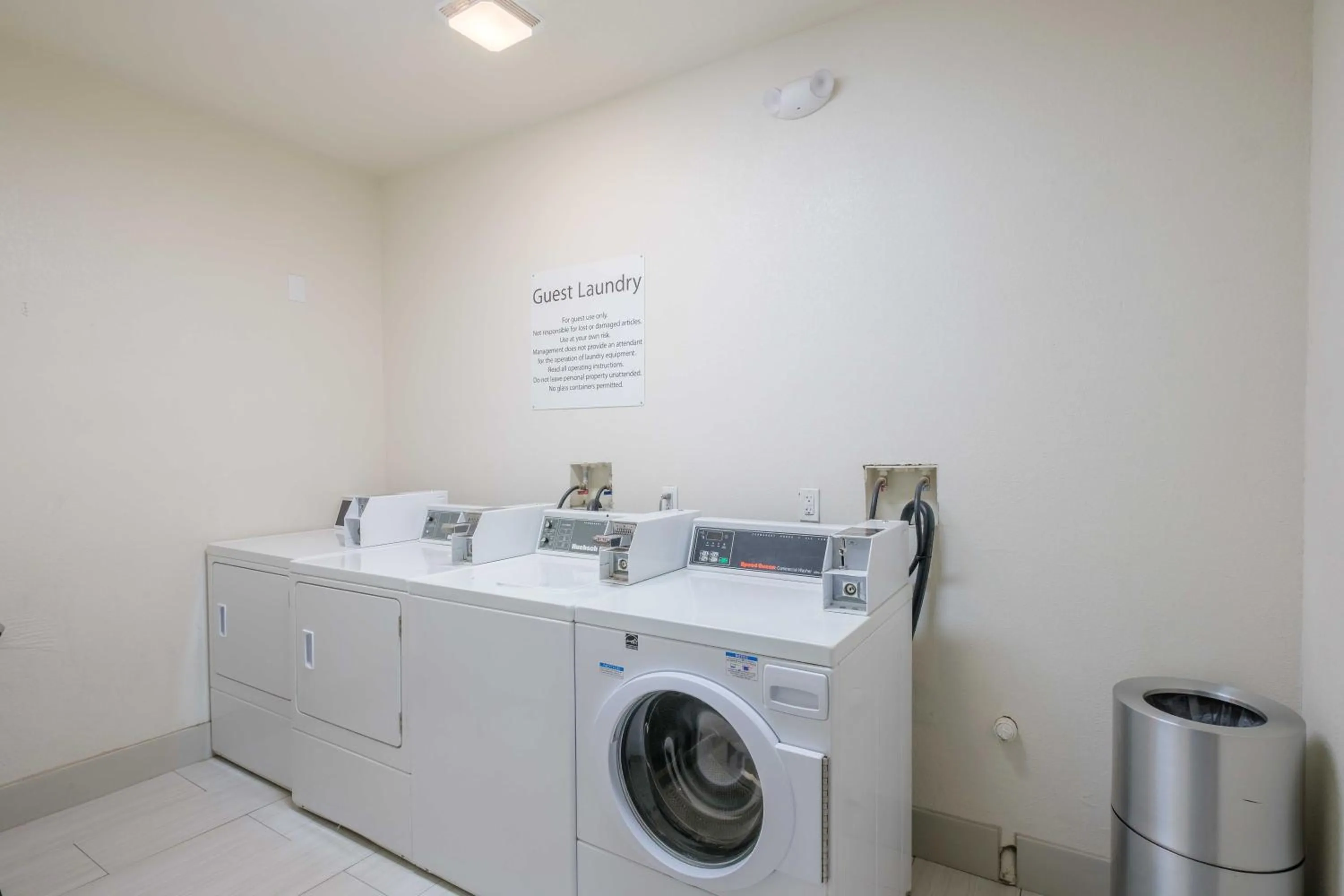 Holiday Inn Express Hotel & Suites Carlsbad by IHG