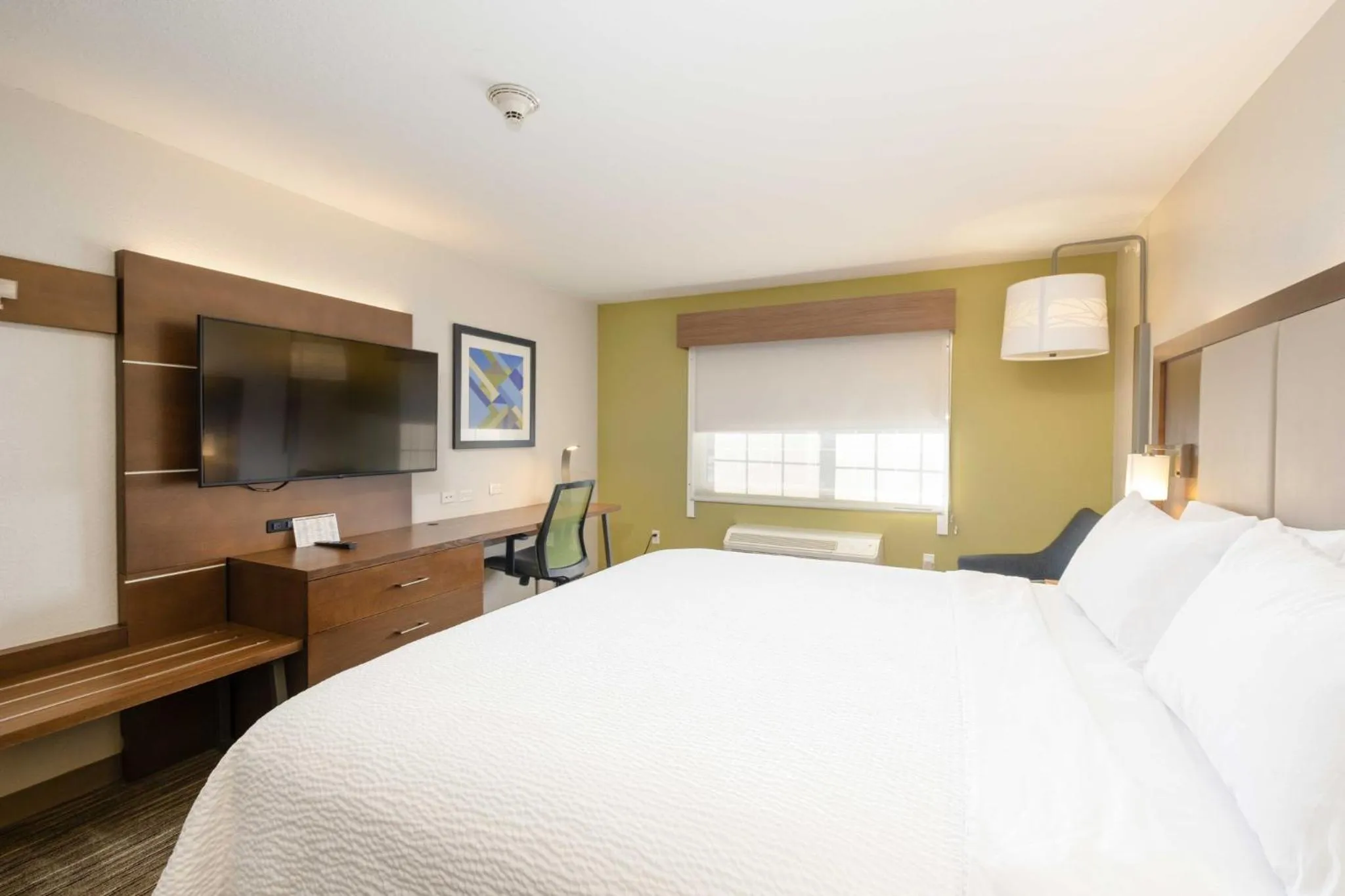 Photo of the whole room, Bed in Holiday Inn Express Hotel & Suites Carlsbad by IHG