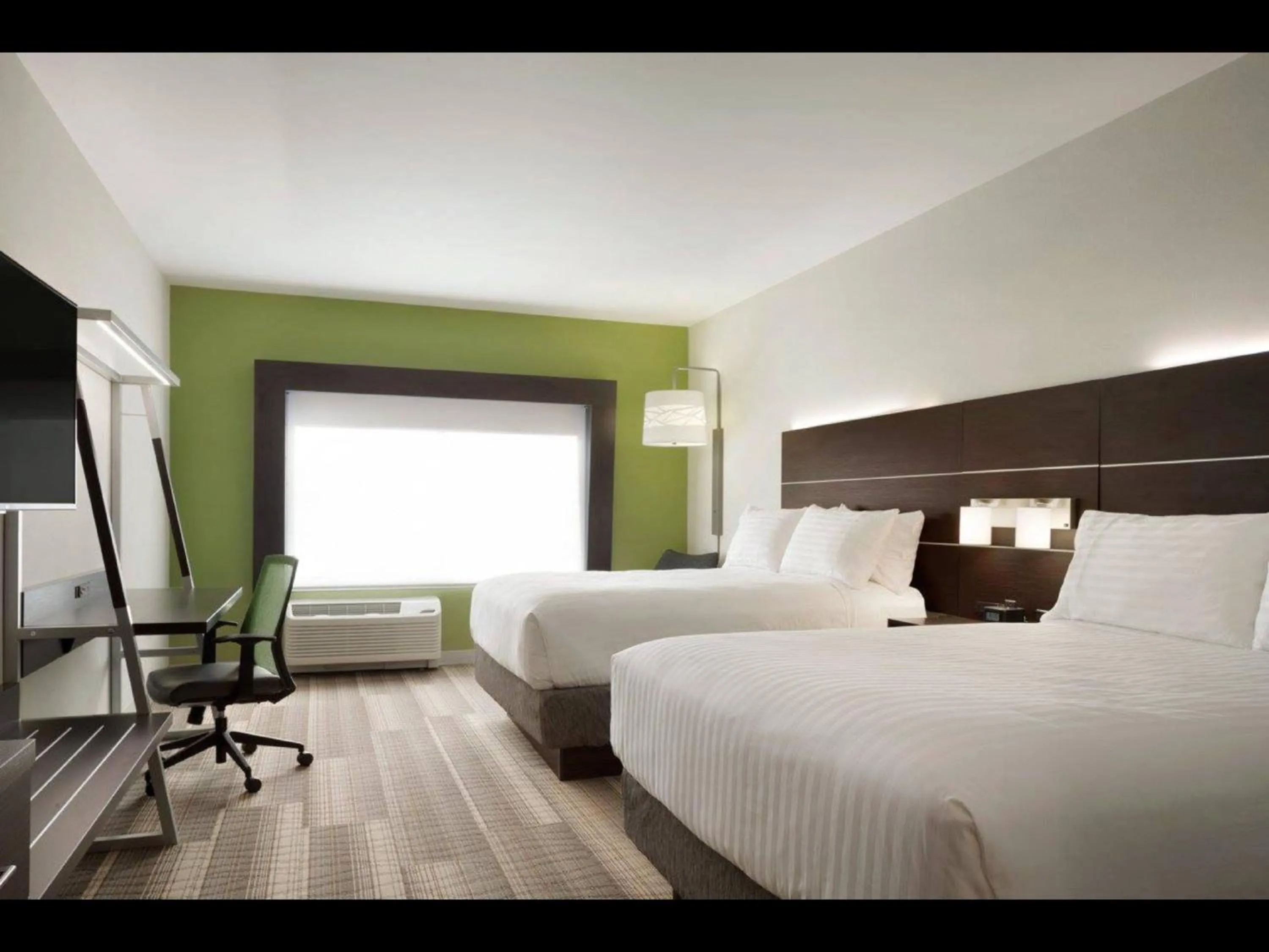 Photo of the whole room, Bed in Holiday Inn Express Hotel & Suites Canton by IHG